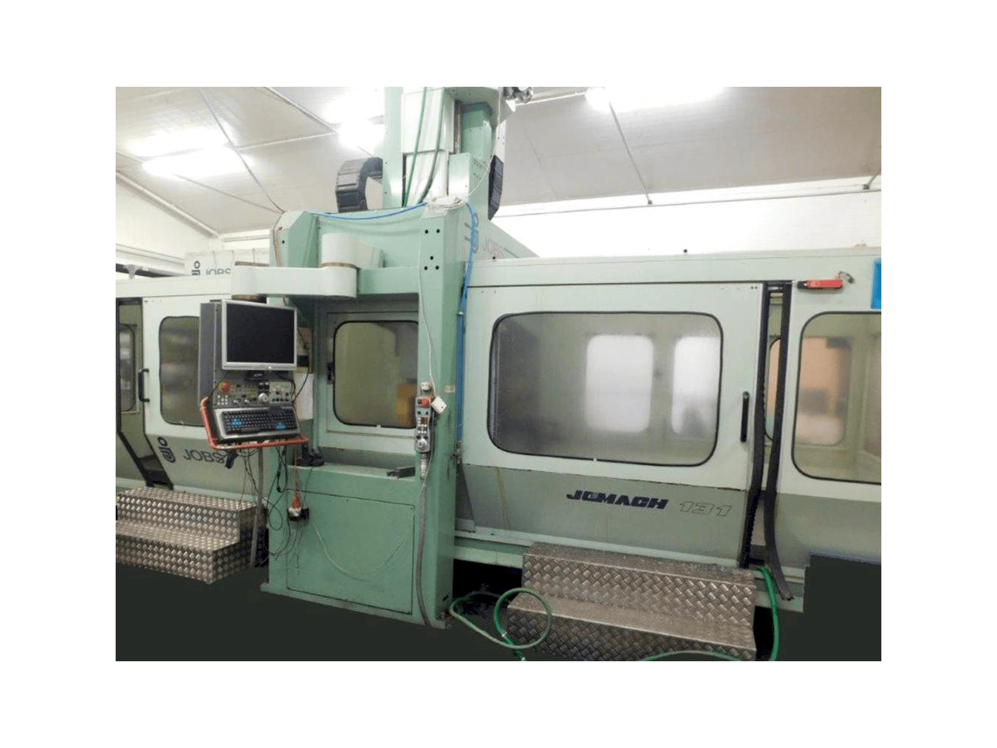 Vista frontal de la máquina JOBS Jomach 131