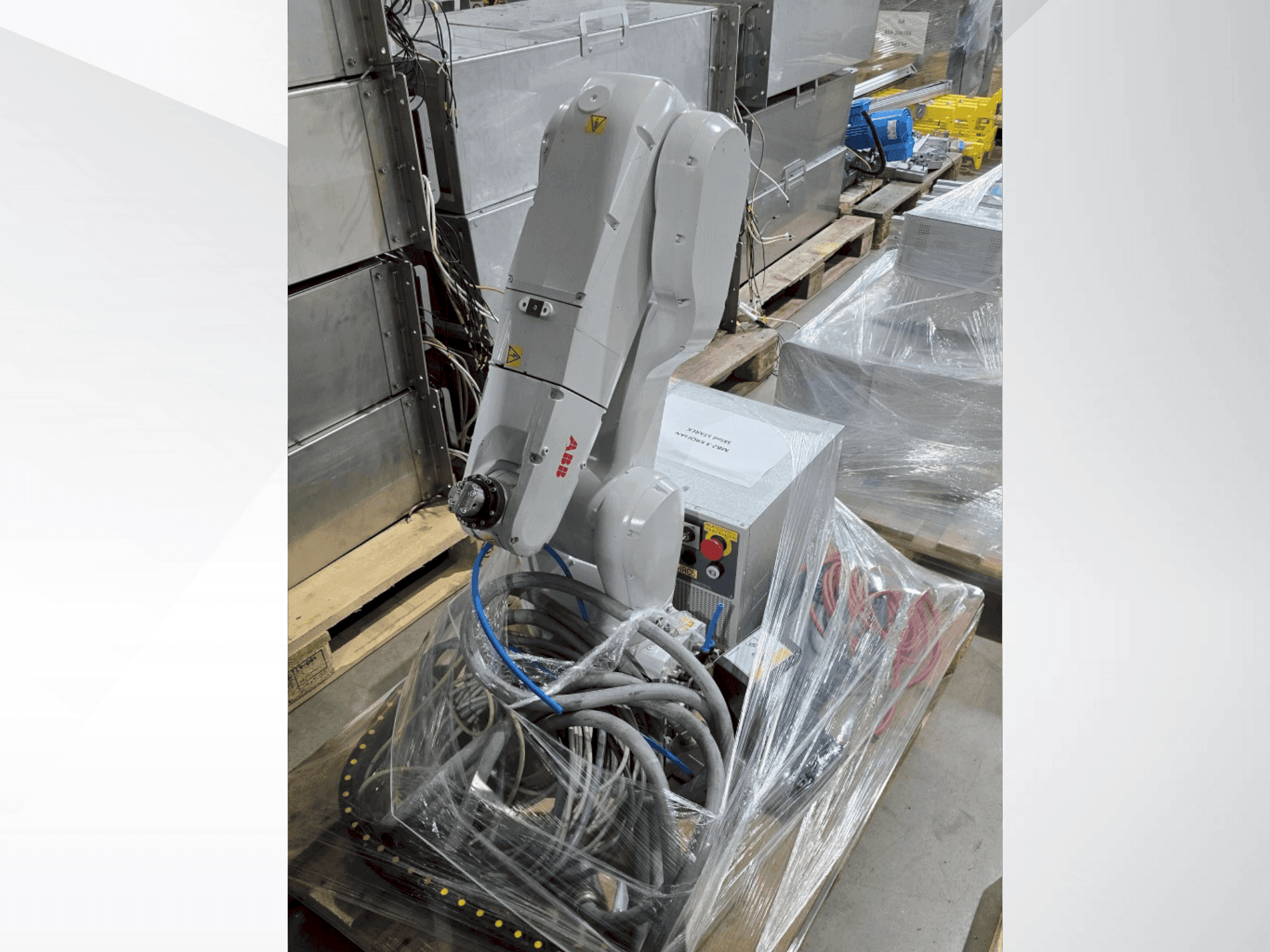 Vista frontal de la máquina ABB IRB 1200-5/0.9 (2023)