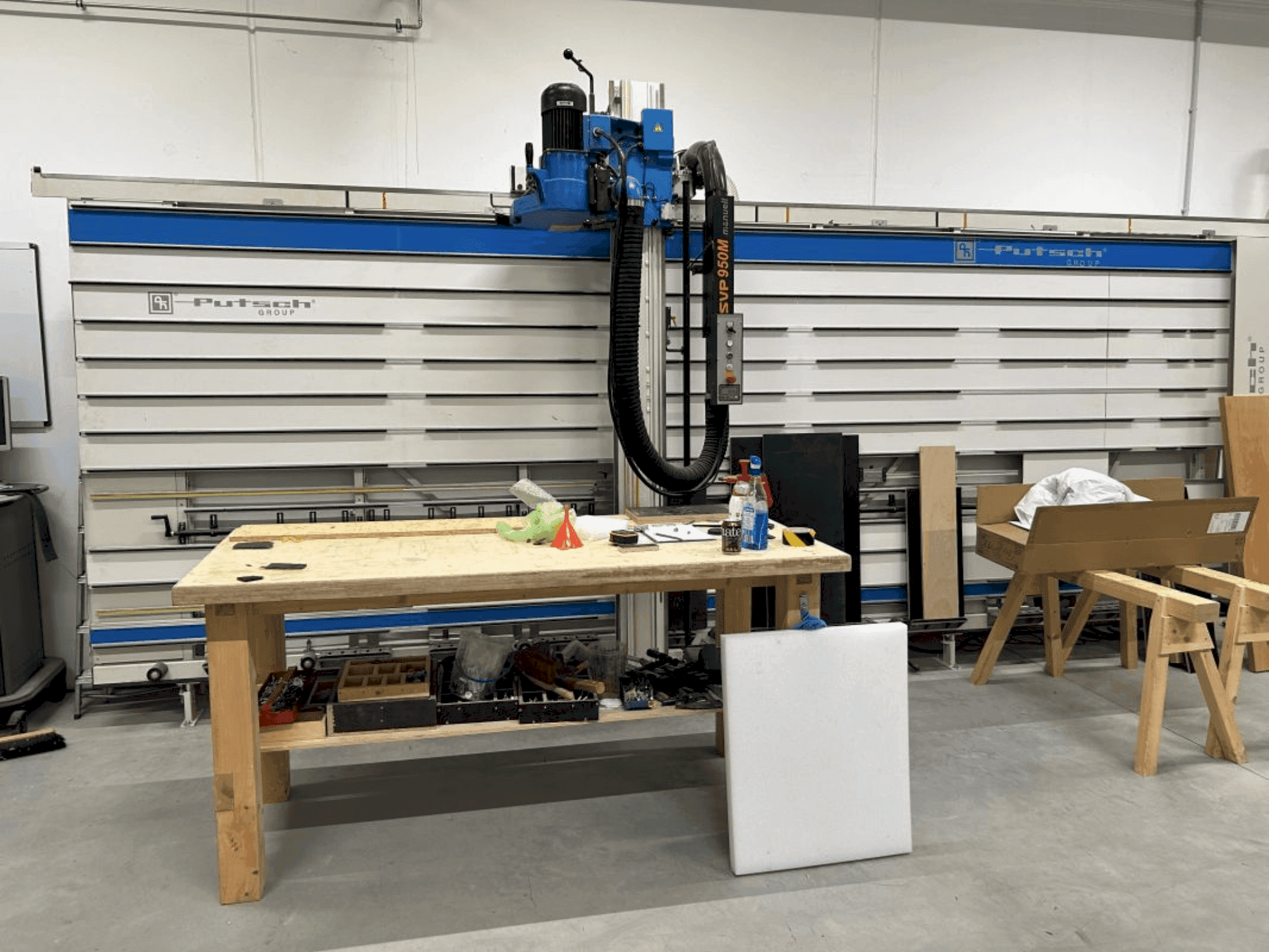 Vista frontal de la máquina PUTSCH SVP 950M