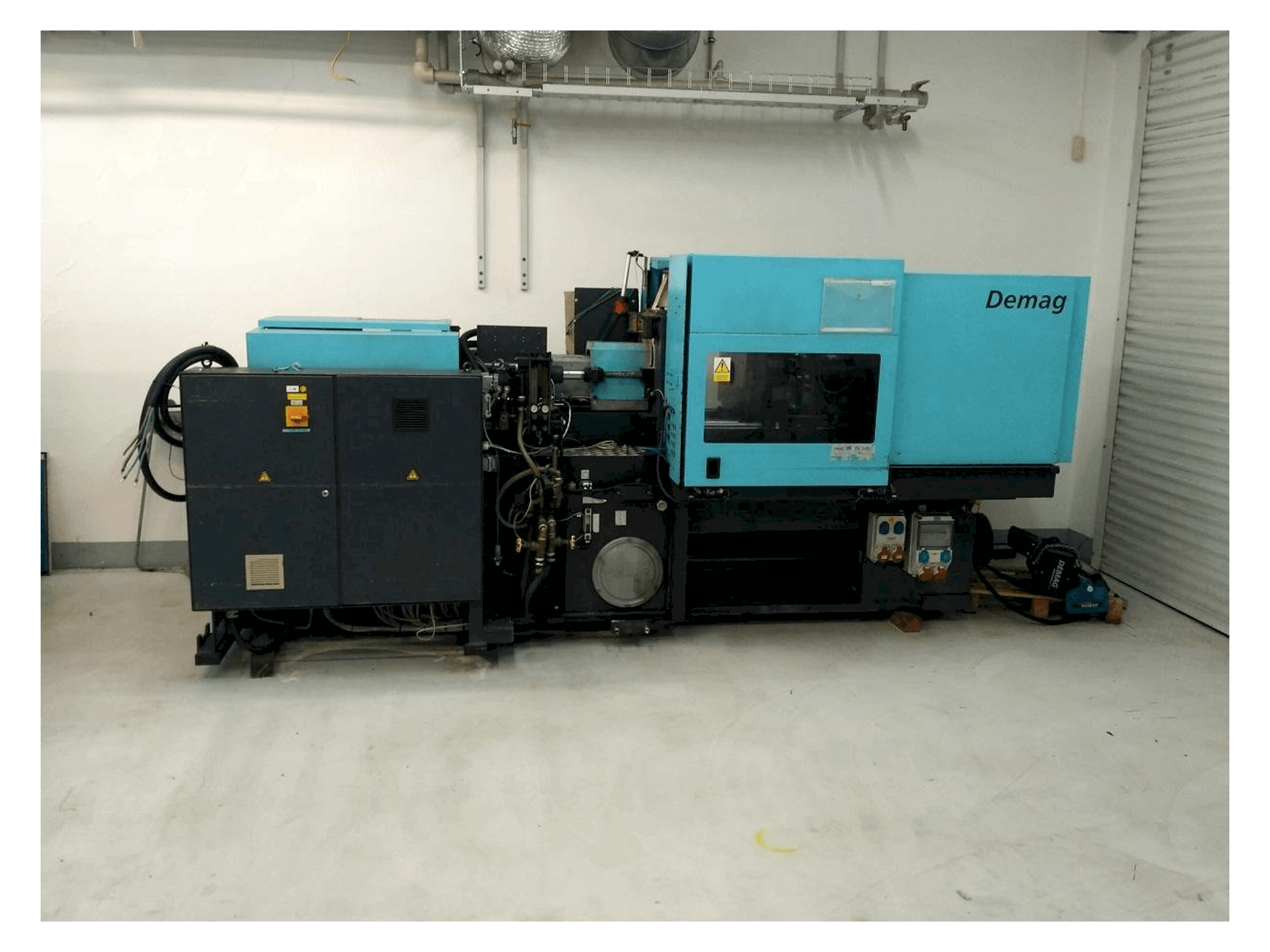 Vista frontal de la máquina DEMAG Ergotech Concept 800/420-310