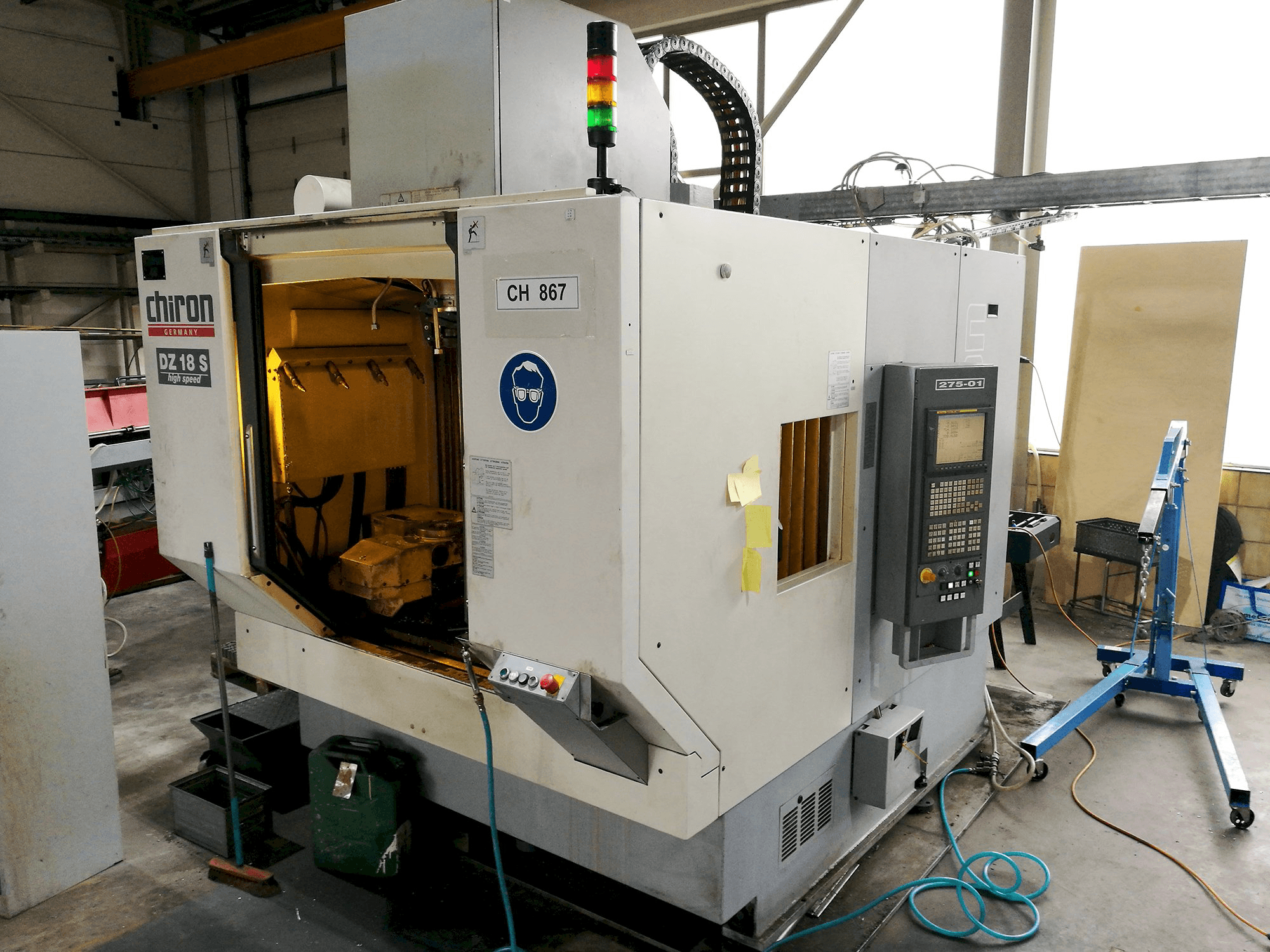 Vista izquierda de la máquina Chiron DZ 18 S