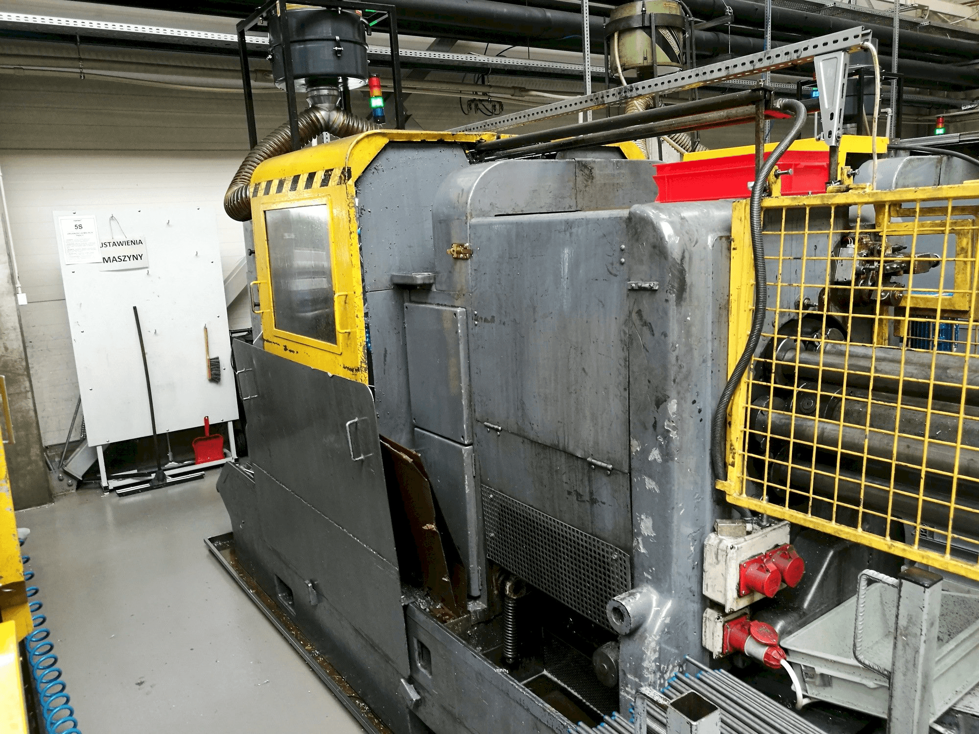 Vista frontal de la máquina Wickman 1 3/8"-6