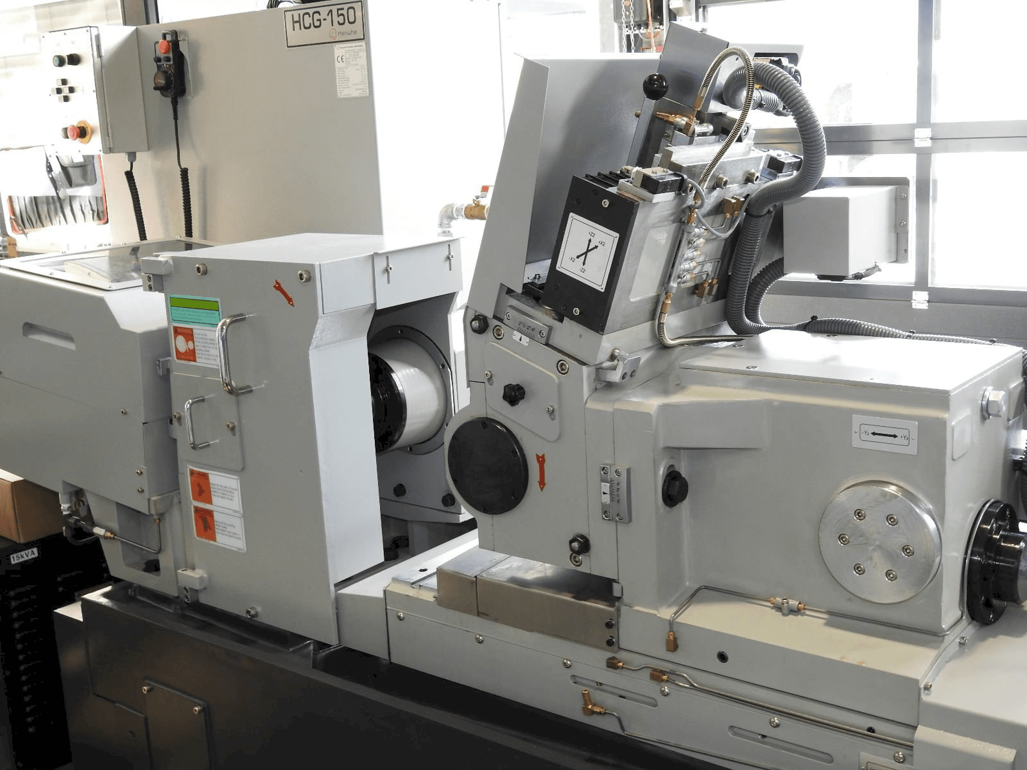 Vista frontal de la máquina Hanwha HCG 150