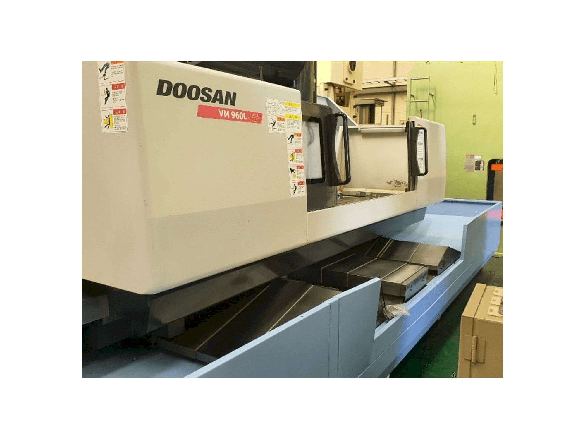 Vista frontal de la máquina Doosan VM 960L