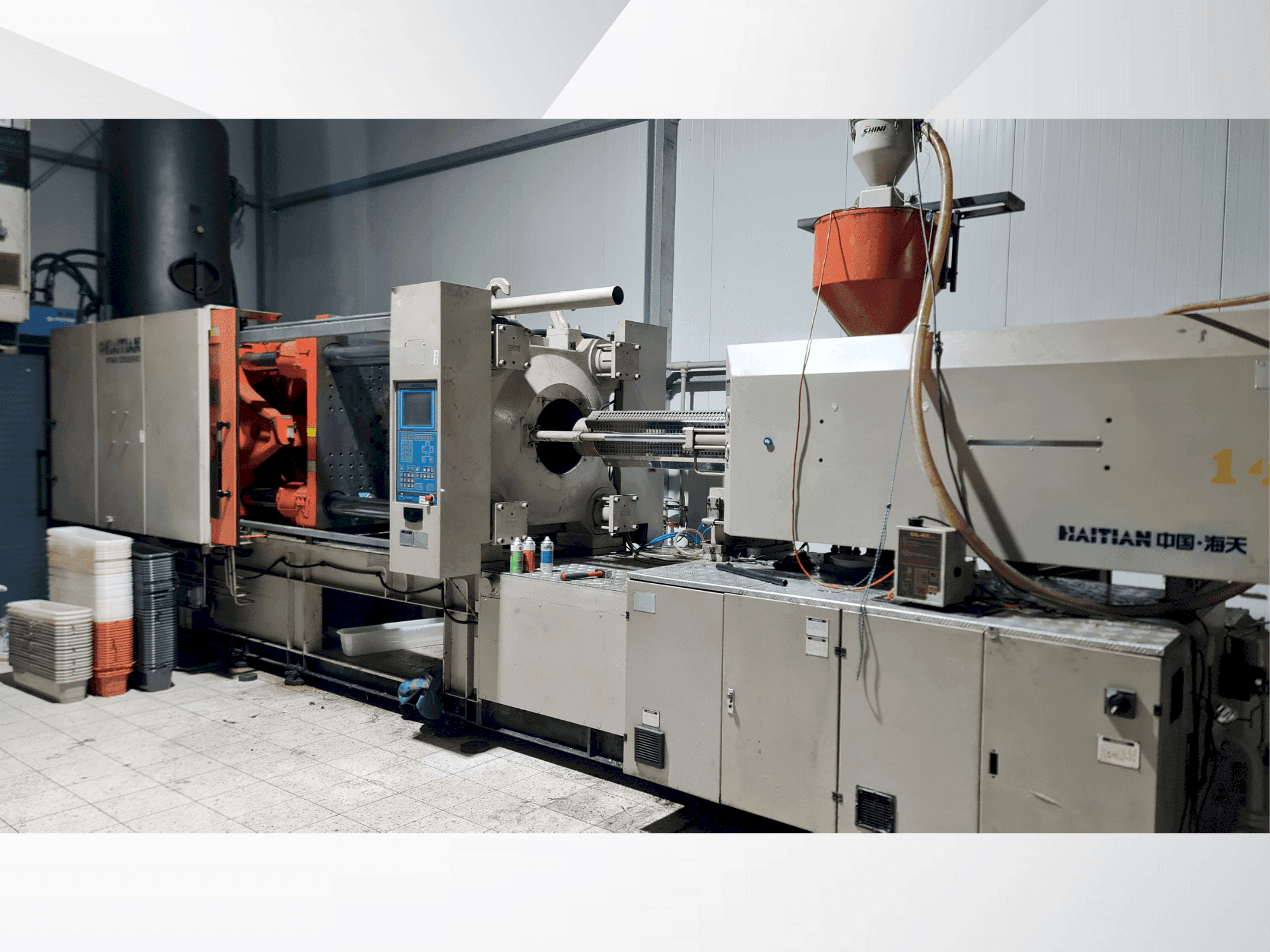 Vista frontal de la máquina HAITIAN 2006