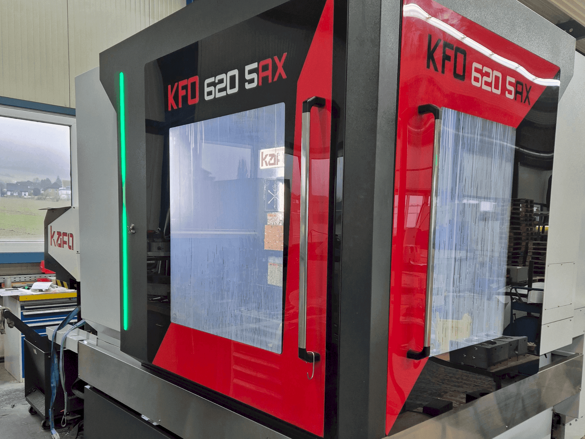 Vista frontal de la máquina KAFO KFO 620 5AX