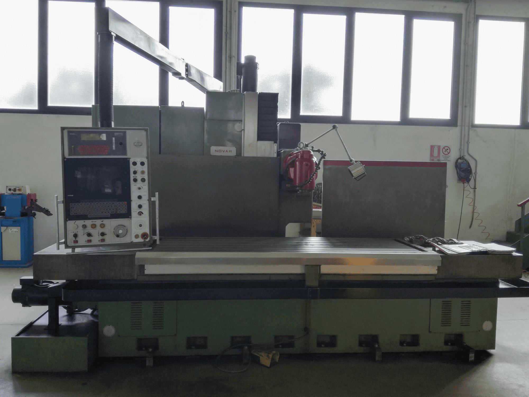 Vista frontal de la máquina NOVAR KBF 2500