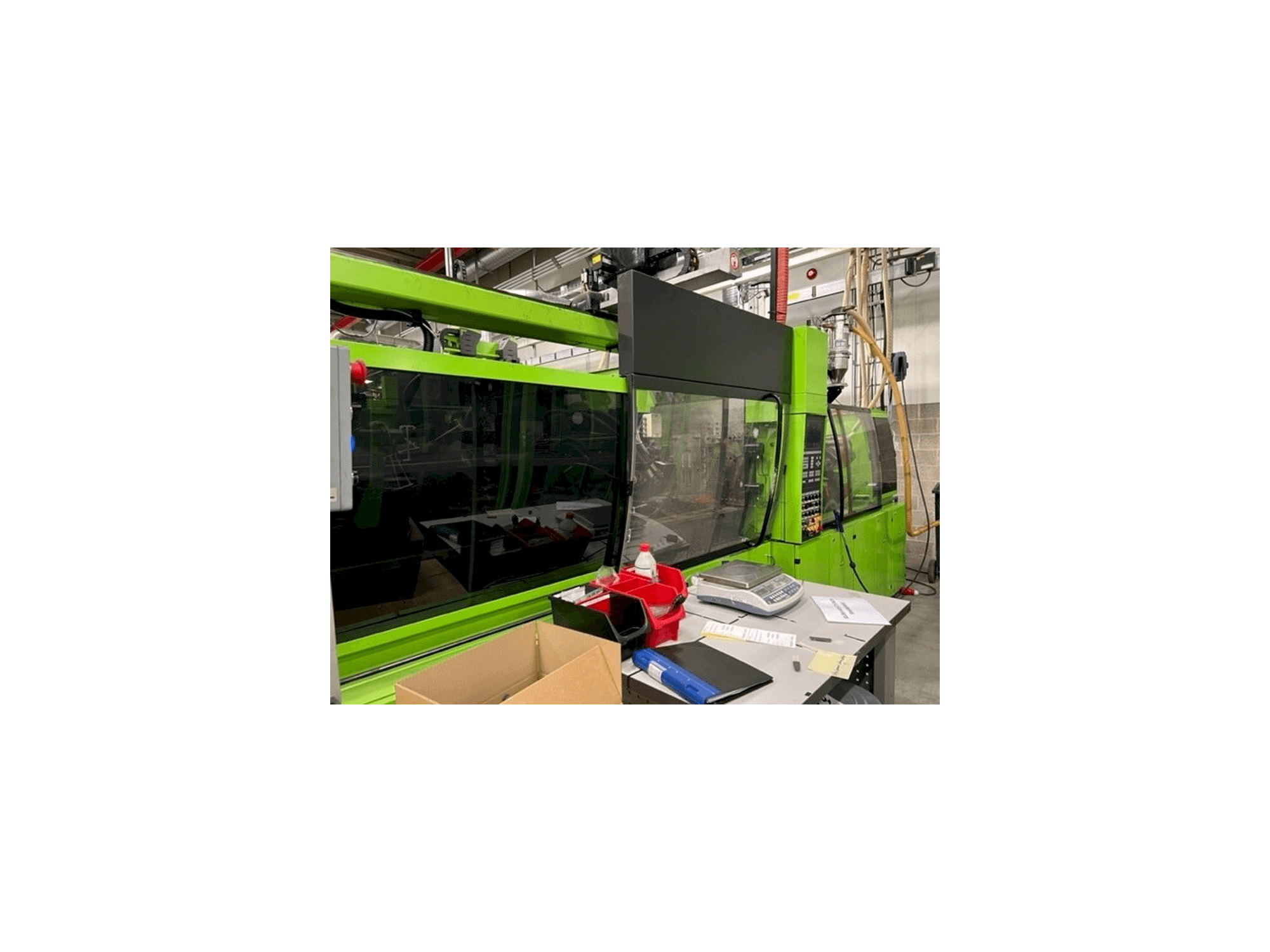Vista frontal de la máquina Engel ES 650H200W / 125 HL-2F