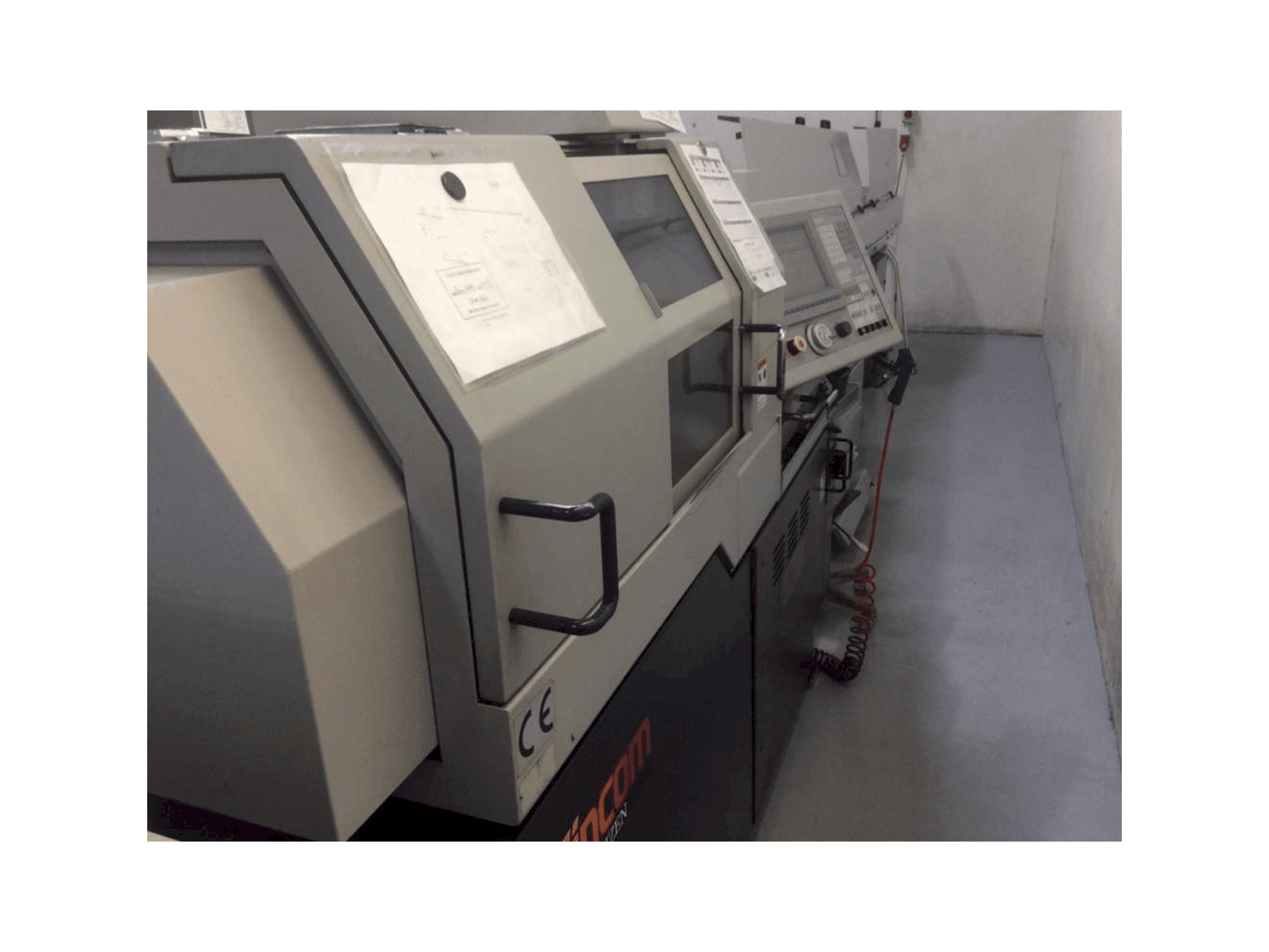 Vista lateral izquierda de la máquina Citizen L20