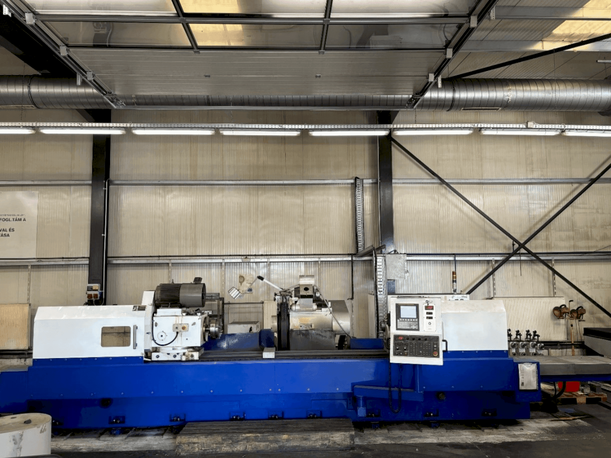 Vista frontal de la máquina FANUC TT60-20L-C1