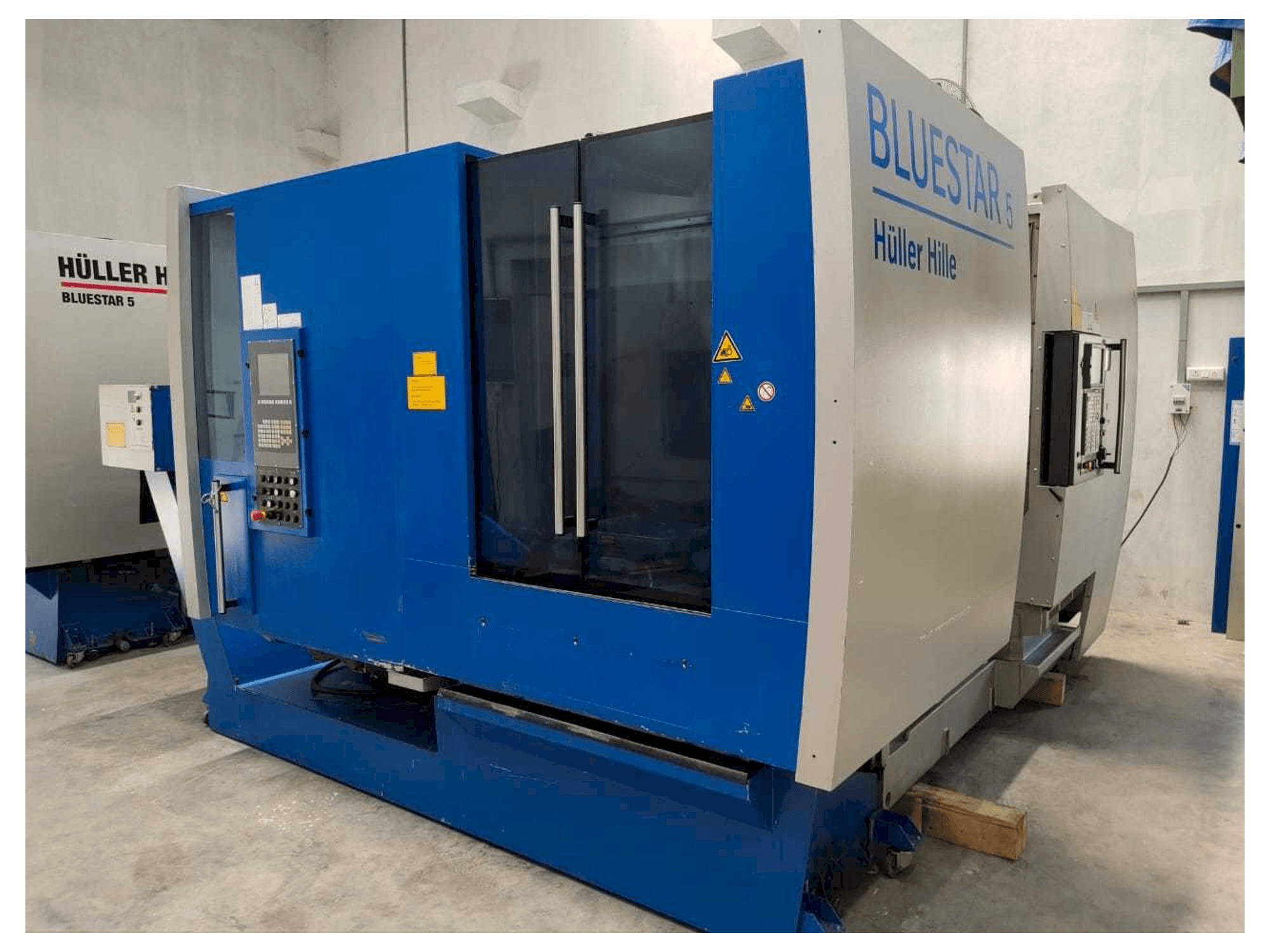 Vista frontal de la máquina Hueller Hille Bluestar 5
