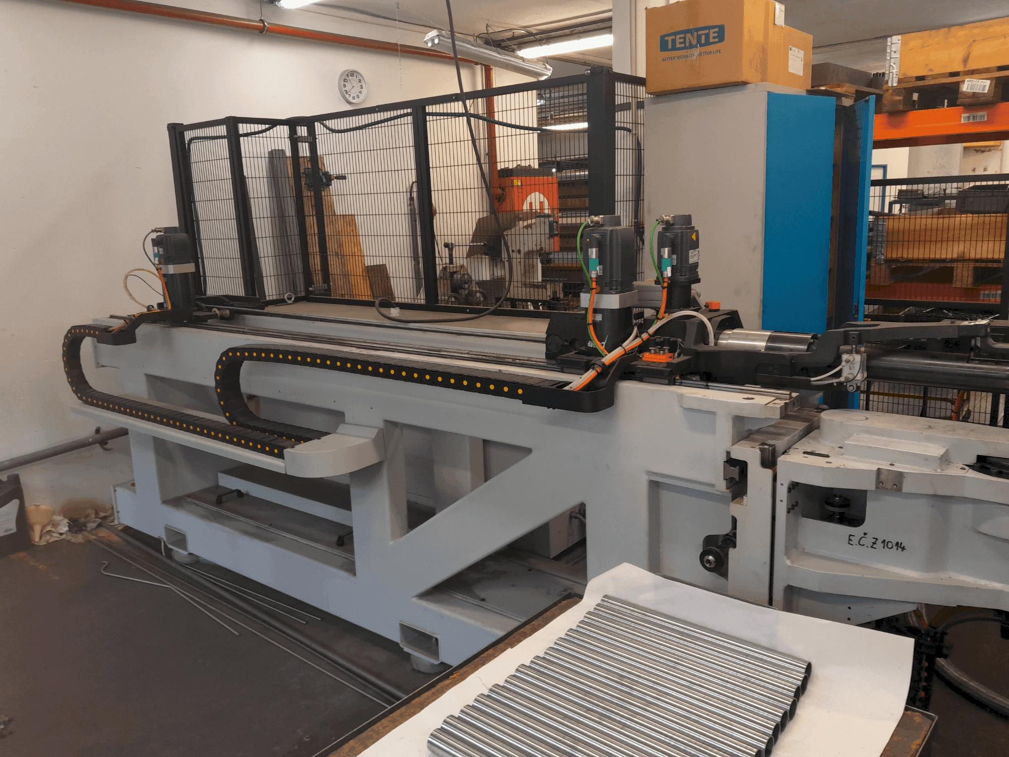 Vista frontal de la máquina BLM ELECT 40