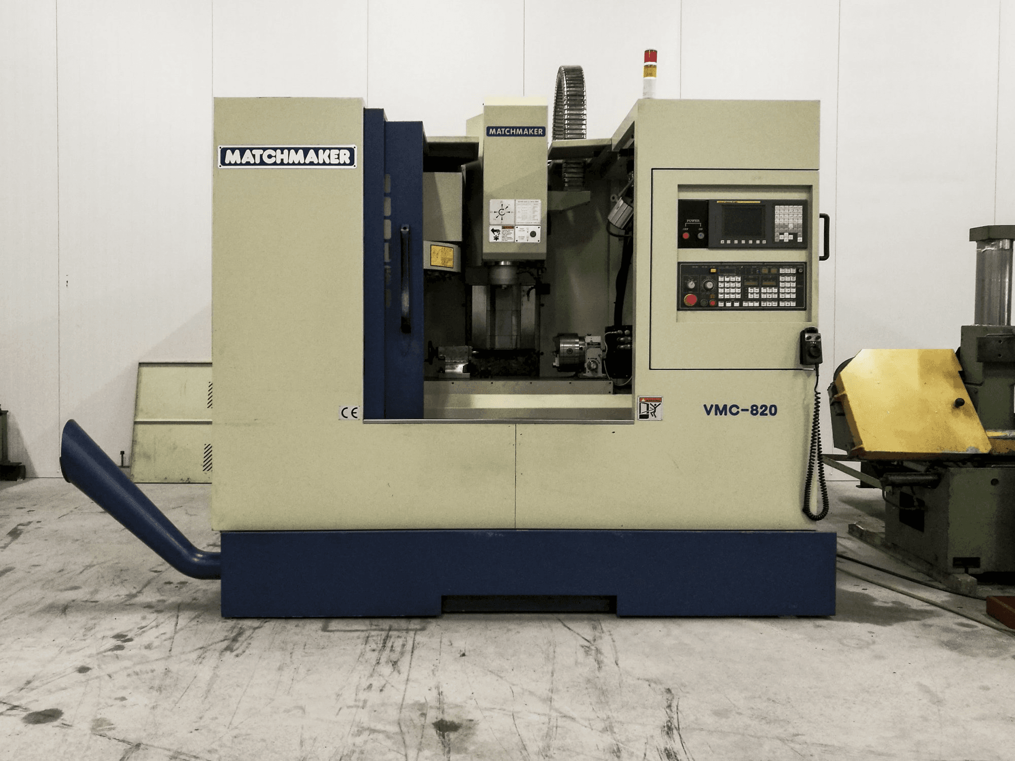 Vista frontal de la máquina Matchmaker VMC-800