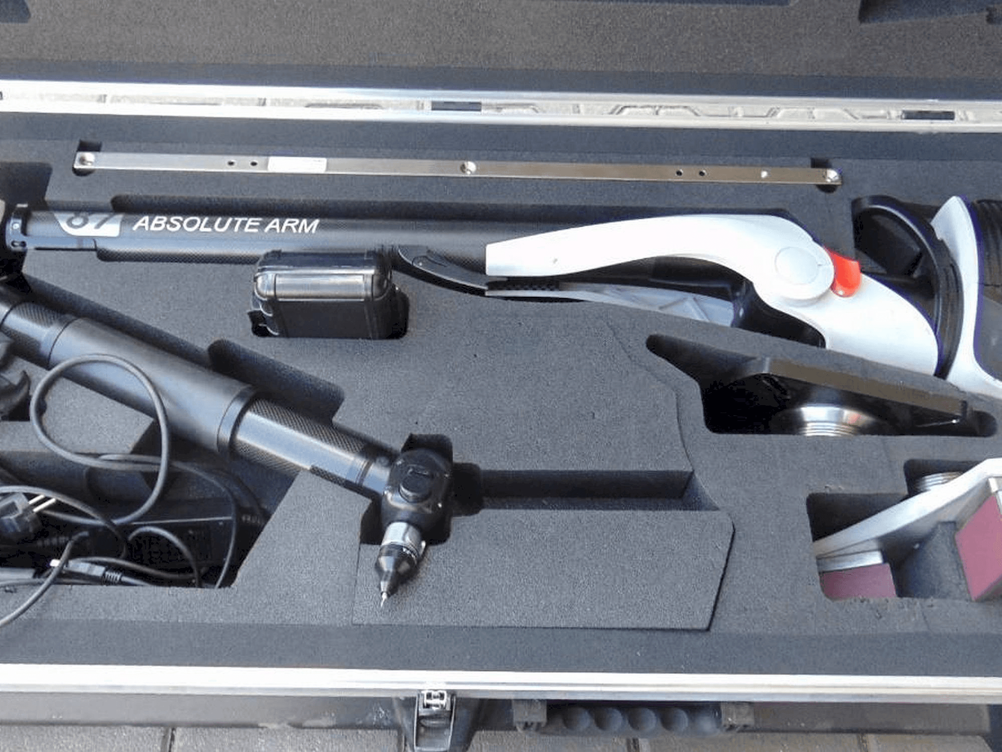 Vista frontal de la máquina Hexagon RA8 V1