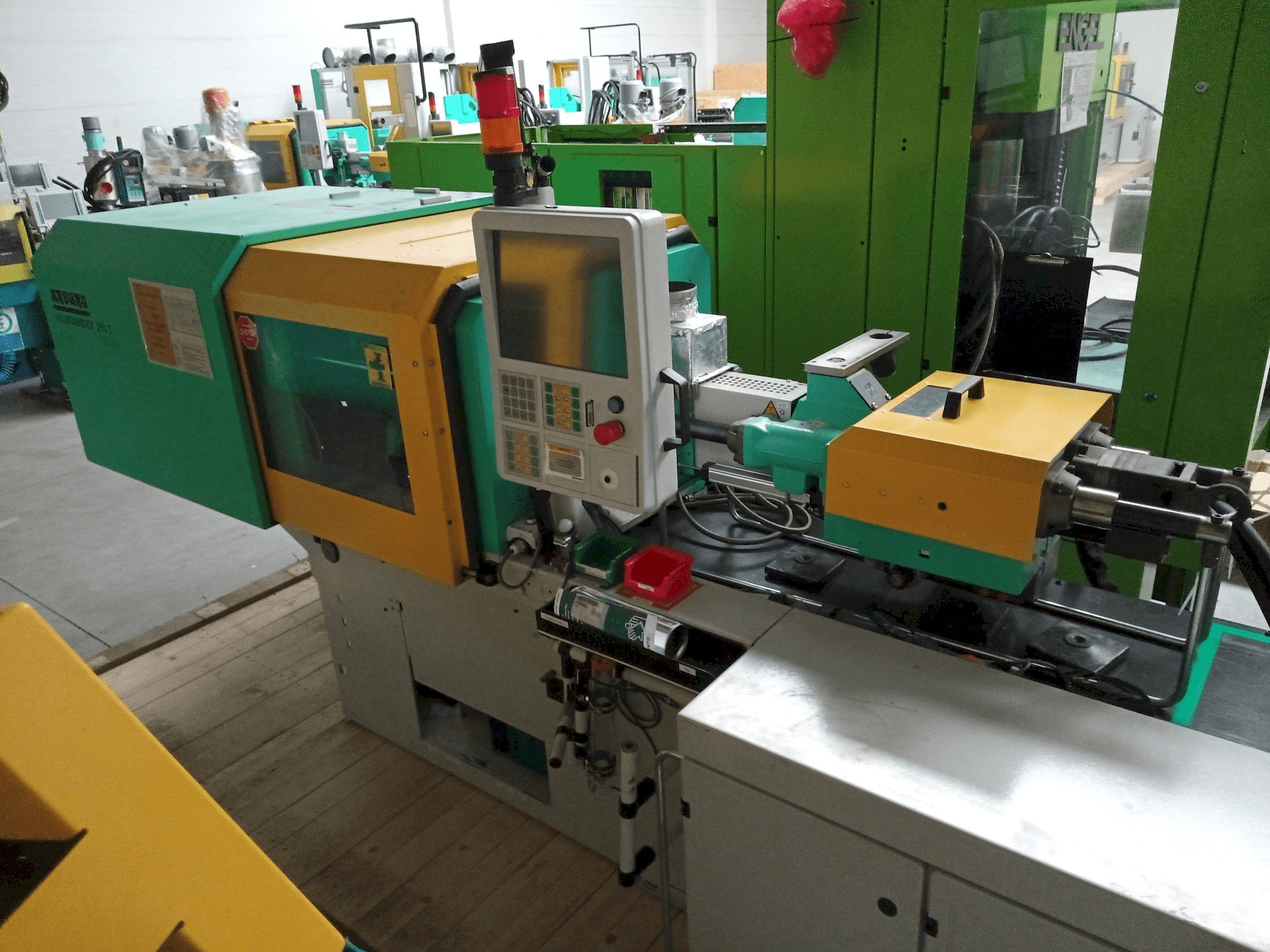 Vista frontal de la máquina Arburg Allrounder 270S 350 - 70U