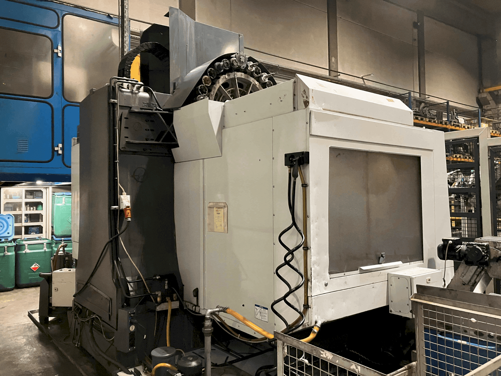 Vista frontal de la máquina HAAS VF 7/50