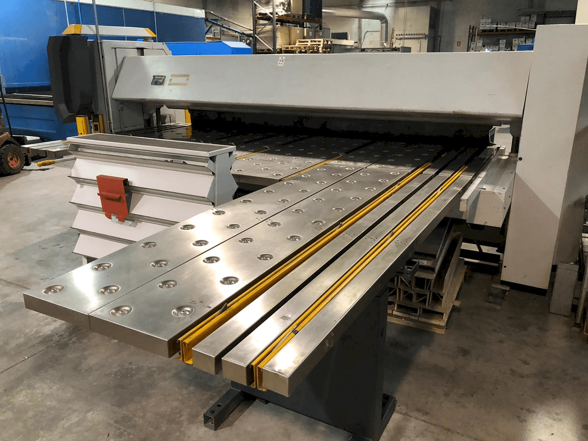 Vista frontal de la máquina RAS Flexibend 73.30