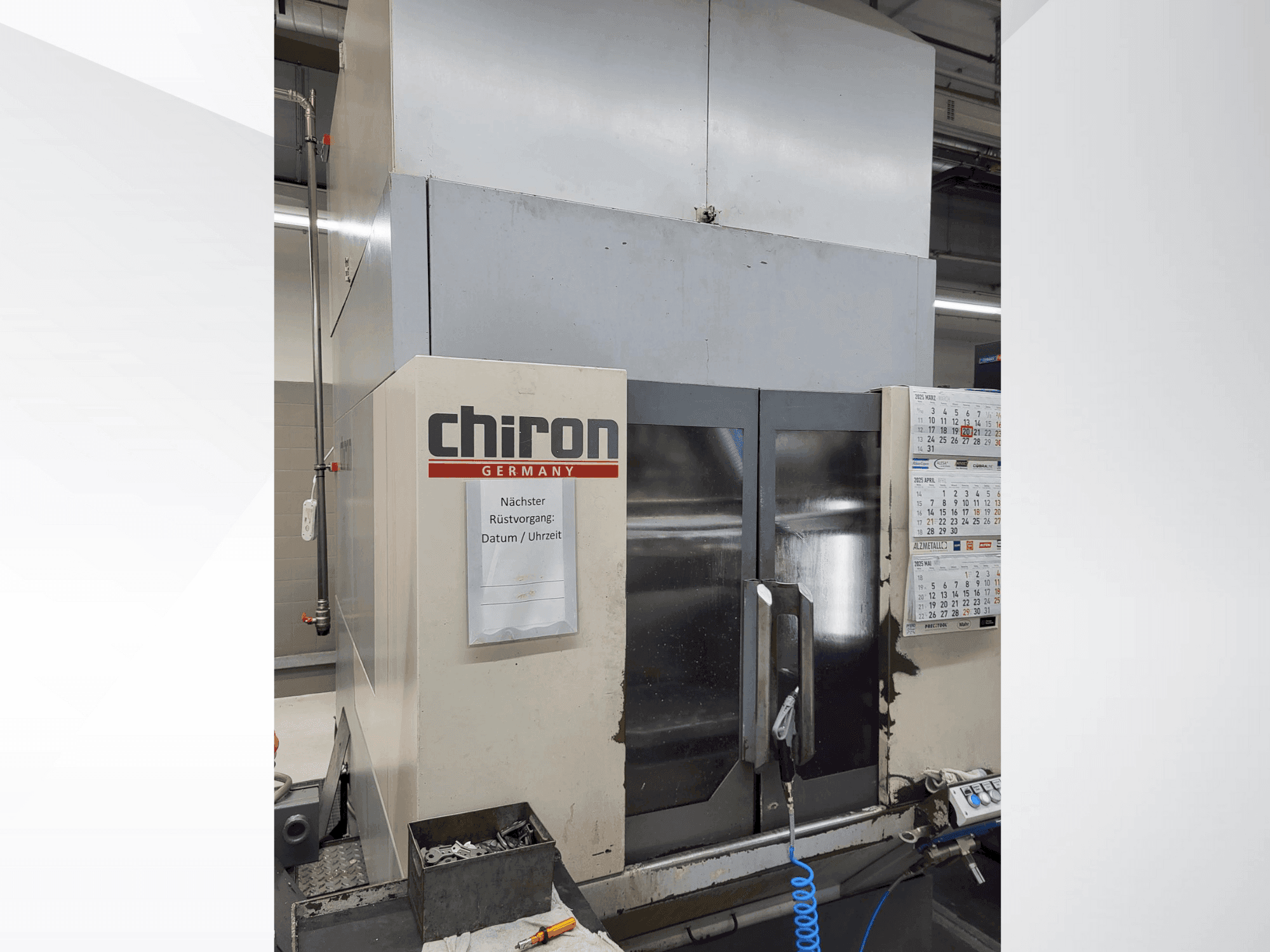 Vista frontal de la máquina CHIRON FZ 18 W