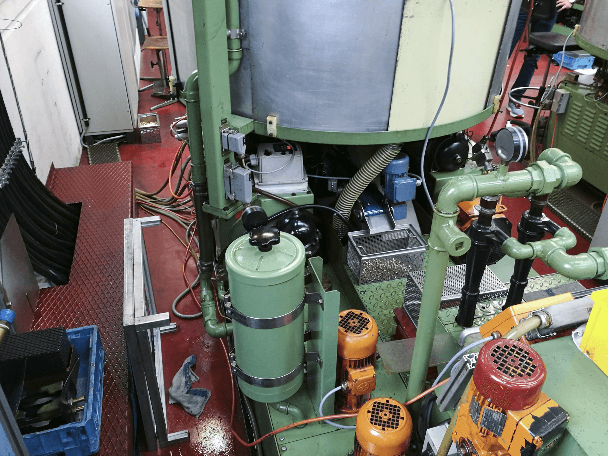 Detalle de la máquina RIS-INGOLD Rismatic 151LN-6