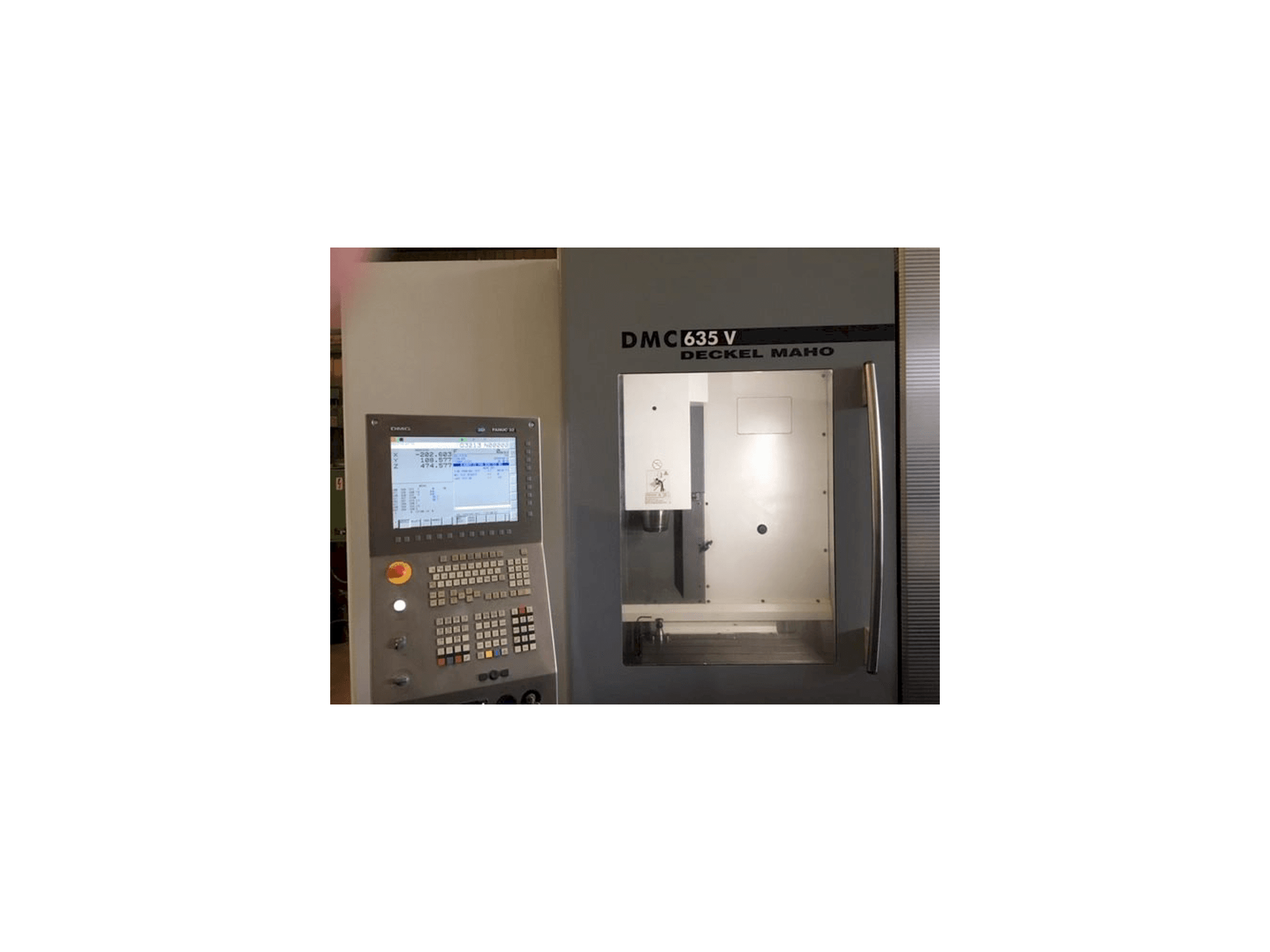 Vista frontal de la máquina DECKEL MAHO DMC 635 V