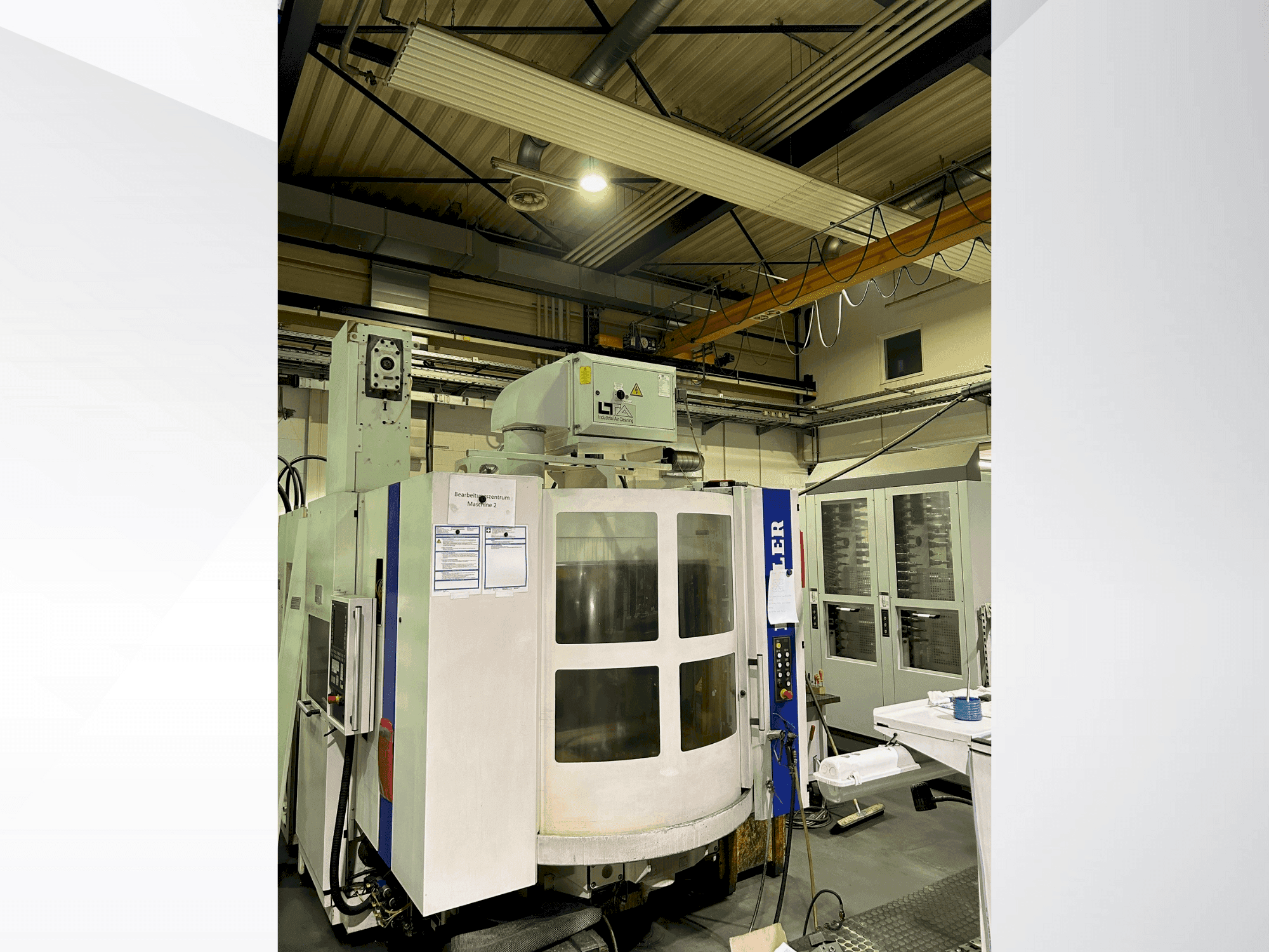 Vista frontal de la máquina HELLER MC16