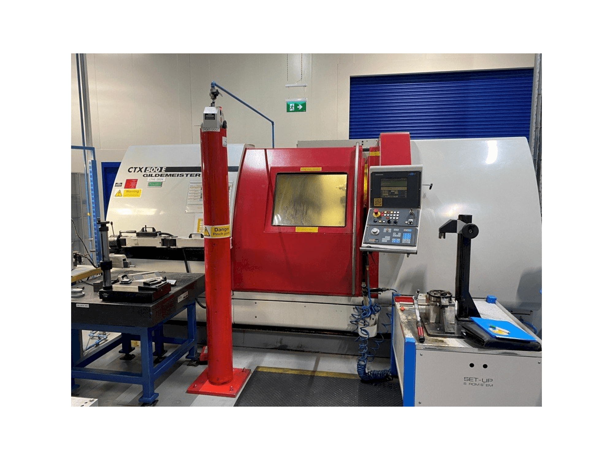 Vista frontal de la máquina Gildemeister CTX-500 E