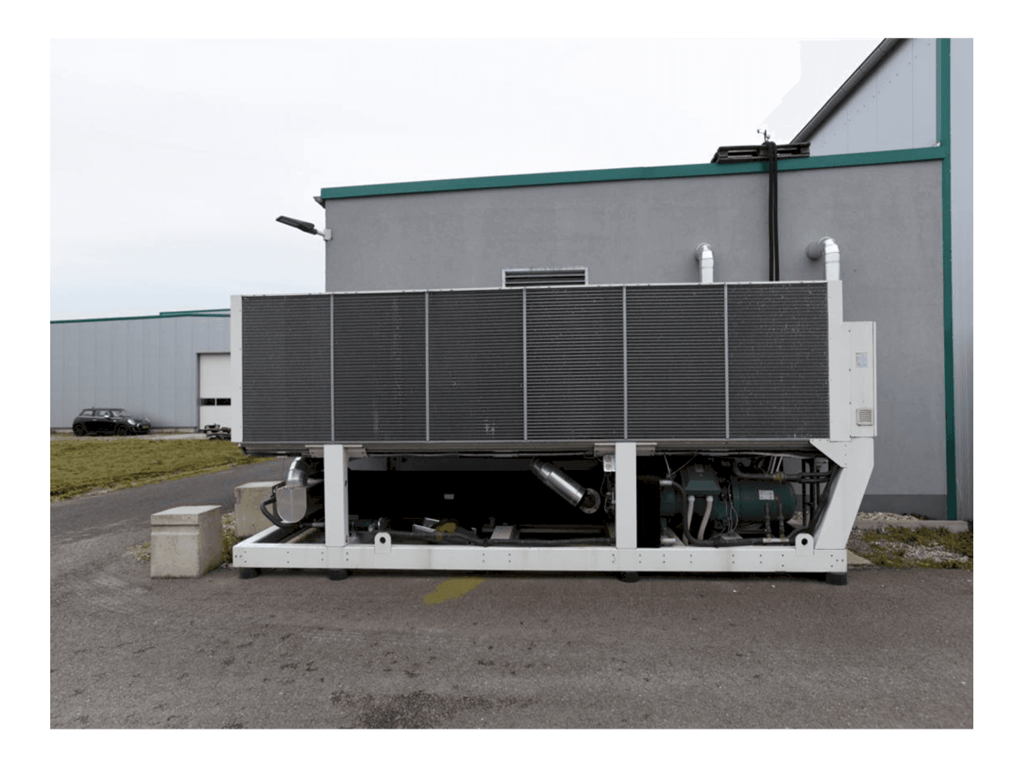 Vista frontal de la máquina Mitsubishi Electric Glider Evo CLA 660