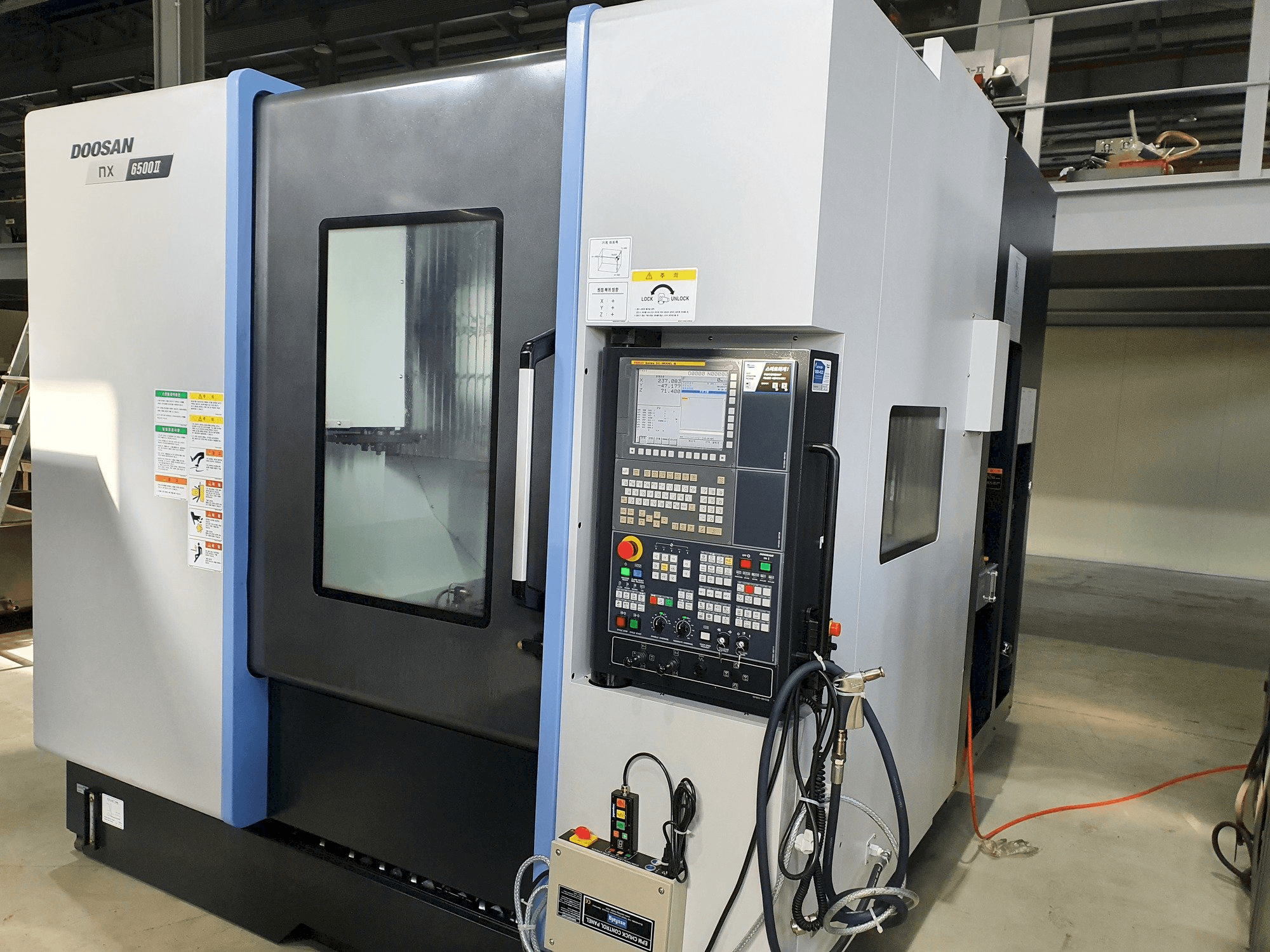 Vista frontal de la máquina Doosan NX6500Ⅱ