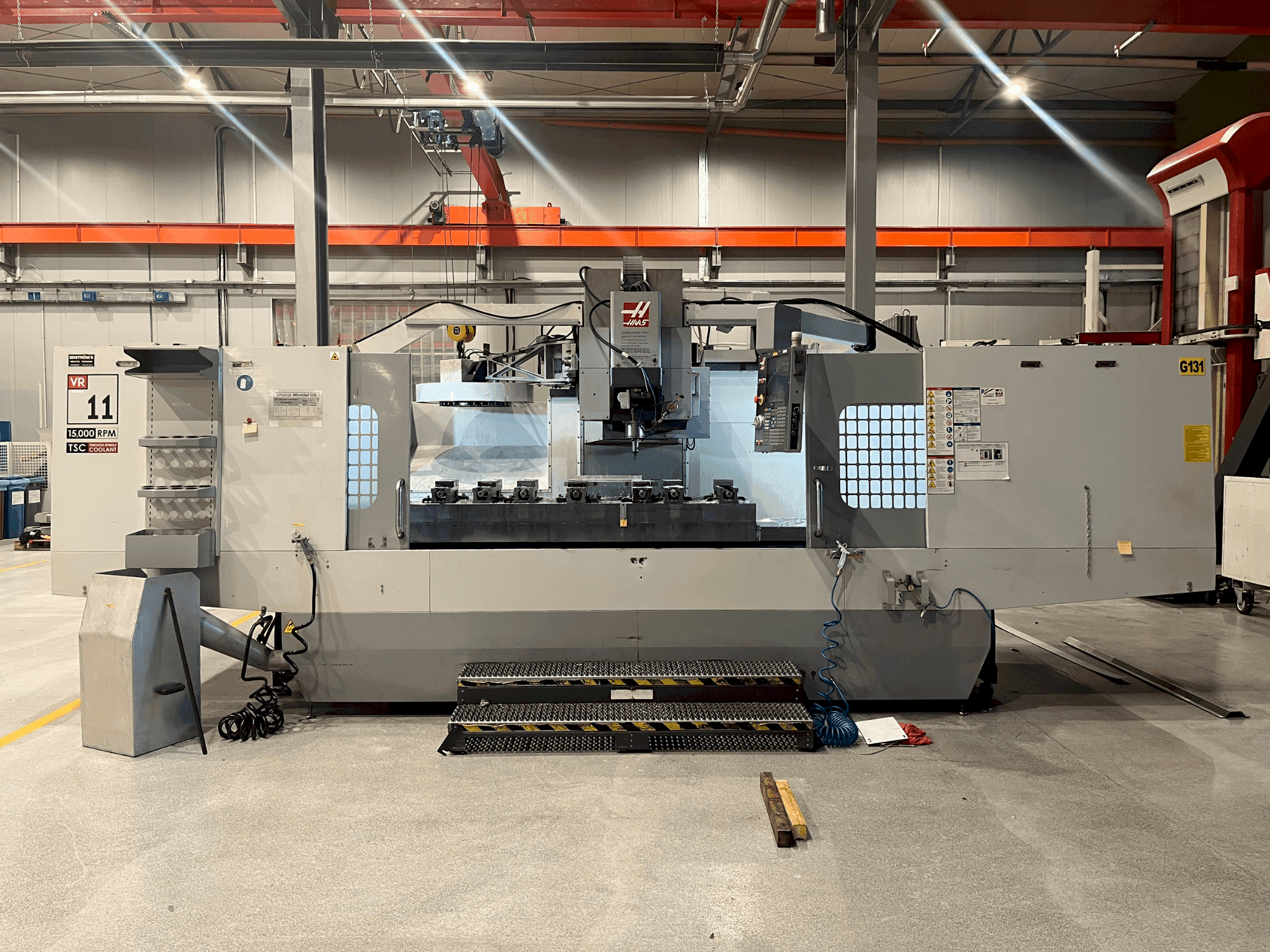Vista frontal de la máquina HAAS VR-11B