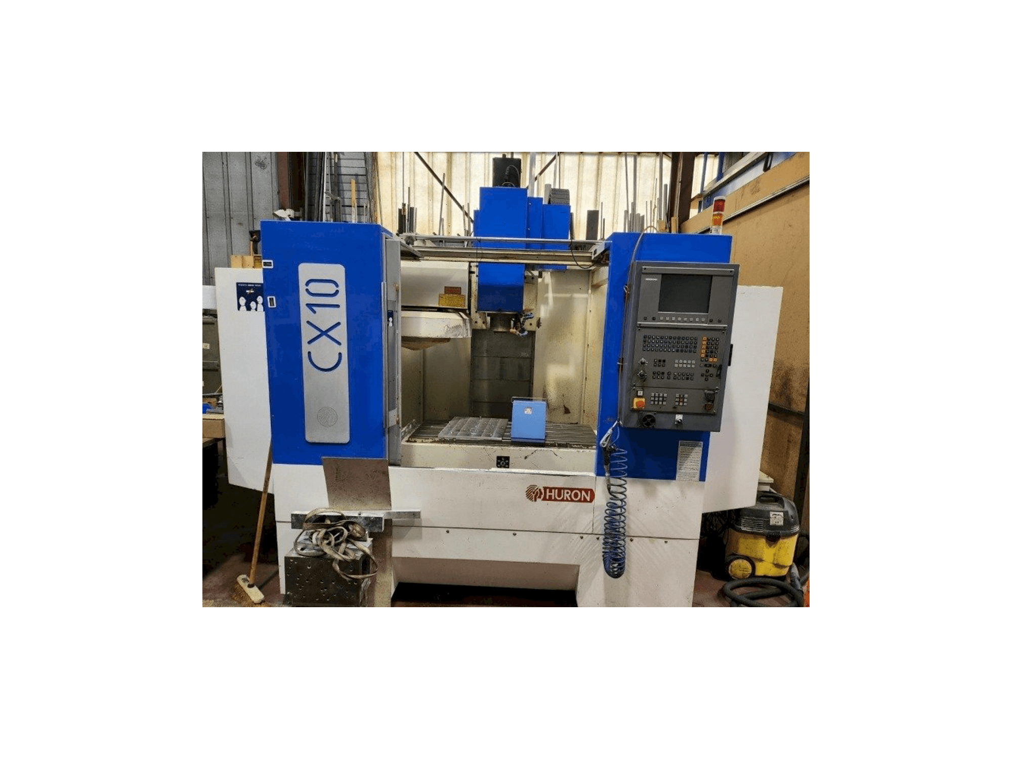 Vista frontal de la máquina Huron CX10