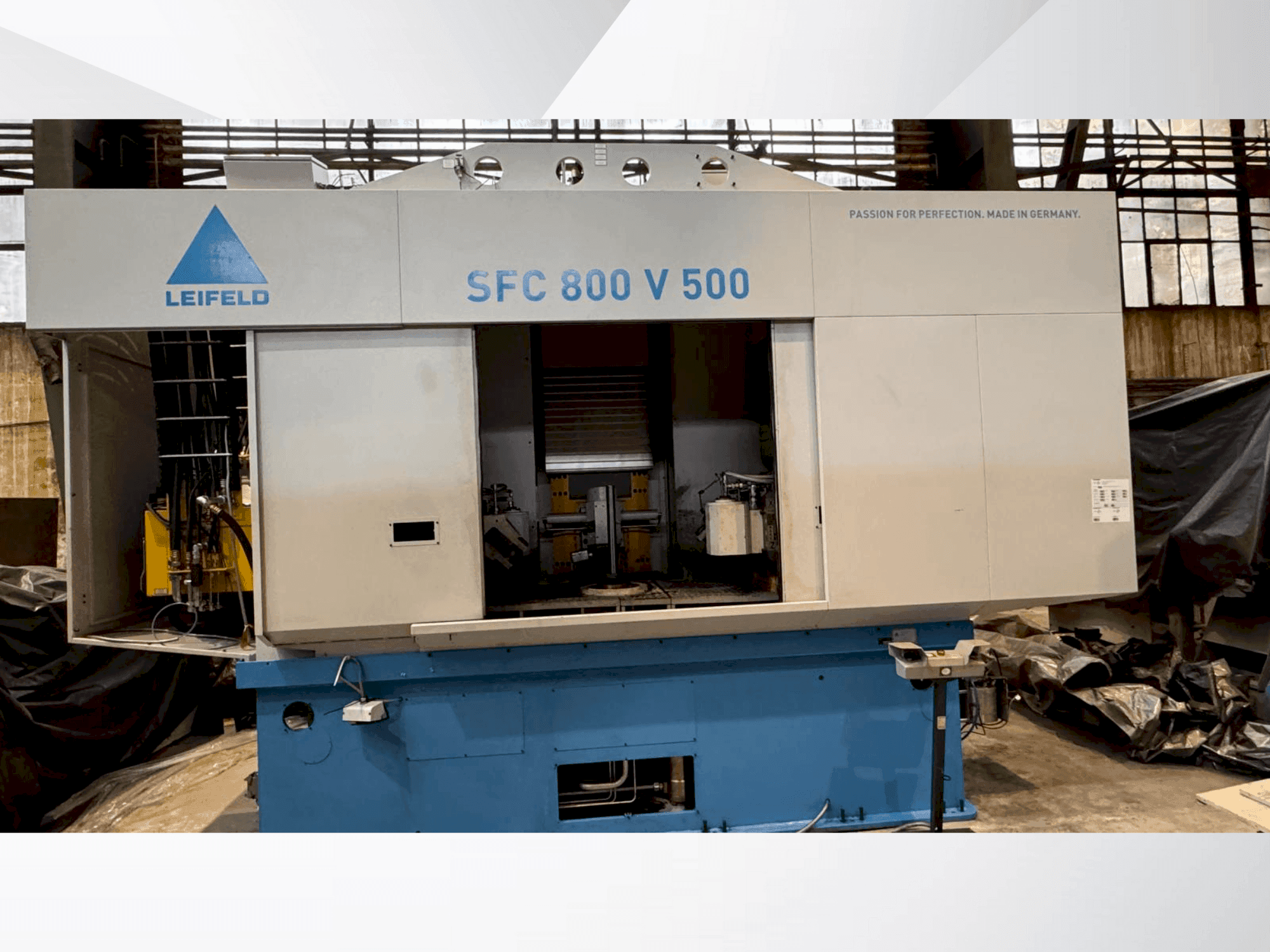 Vista frontal de la máquina LEIFELD SFC 800 V 500