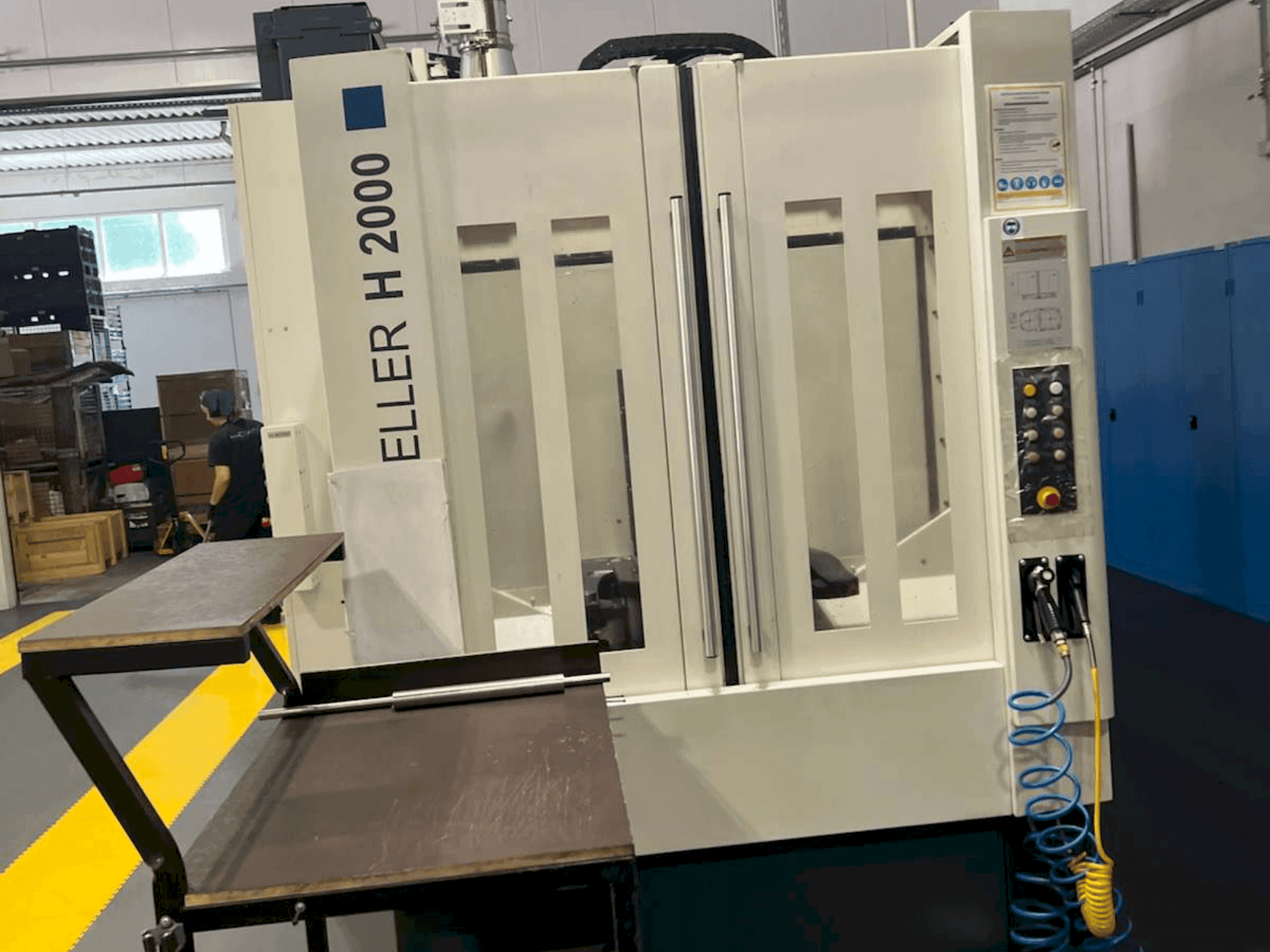 Vista frontal de la máquina HELLER H2000