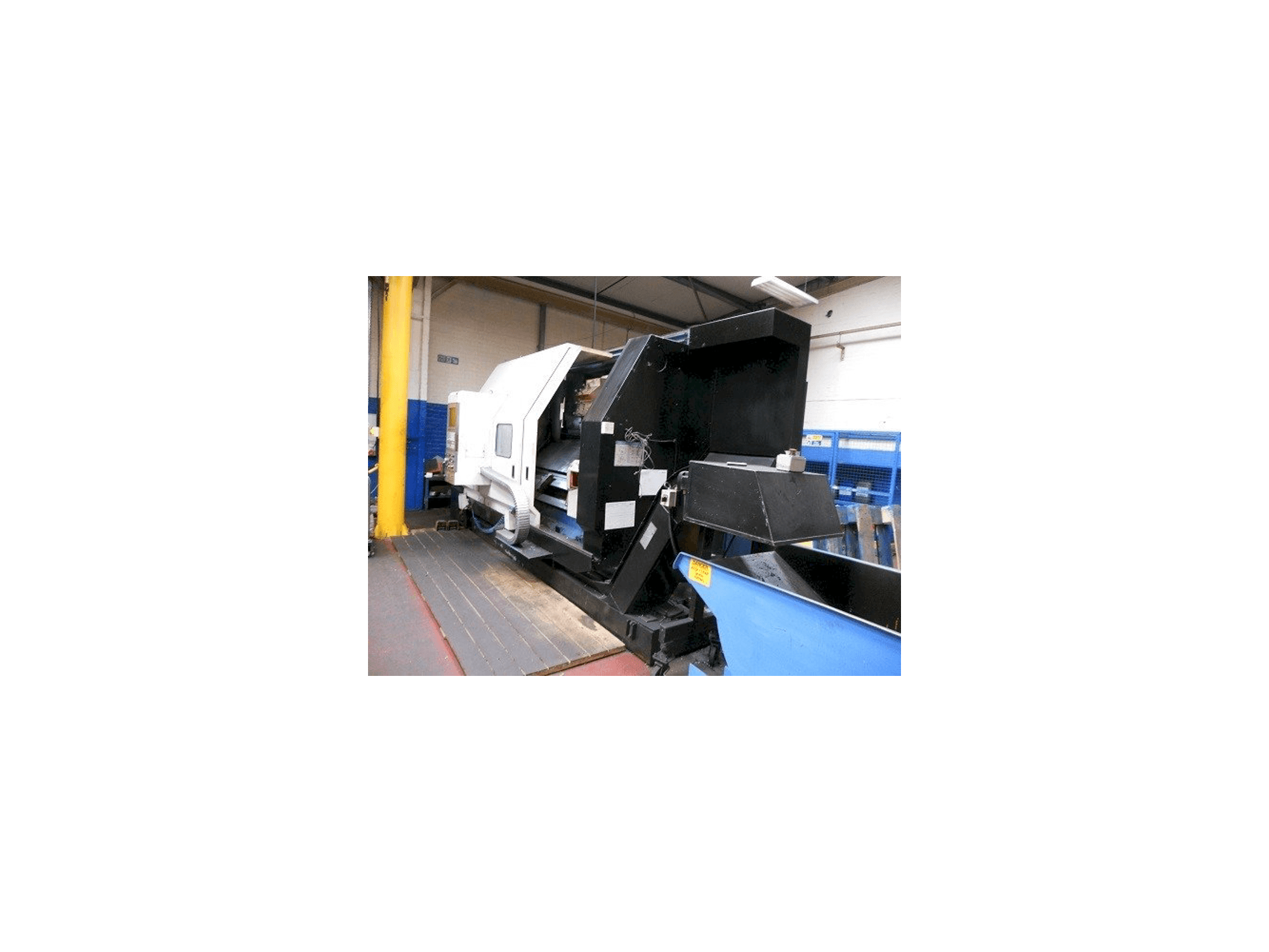 Vista frontal de la máquina Mazak Slant Turn 50N-2000U