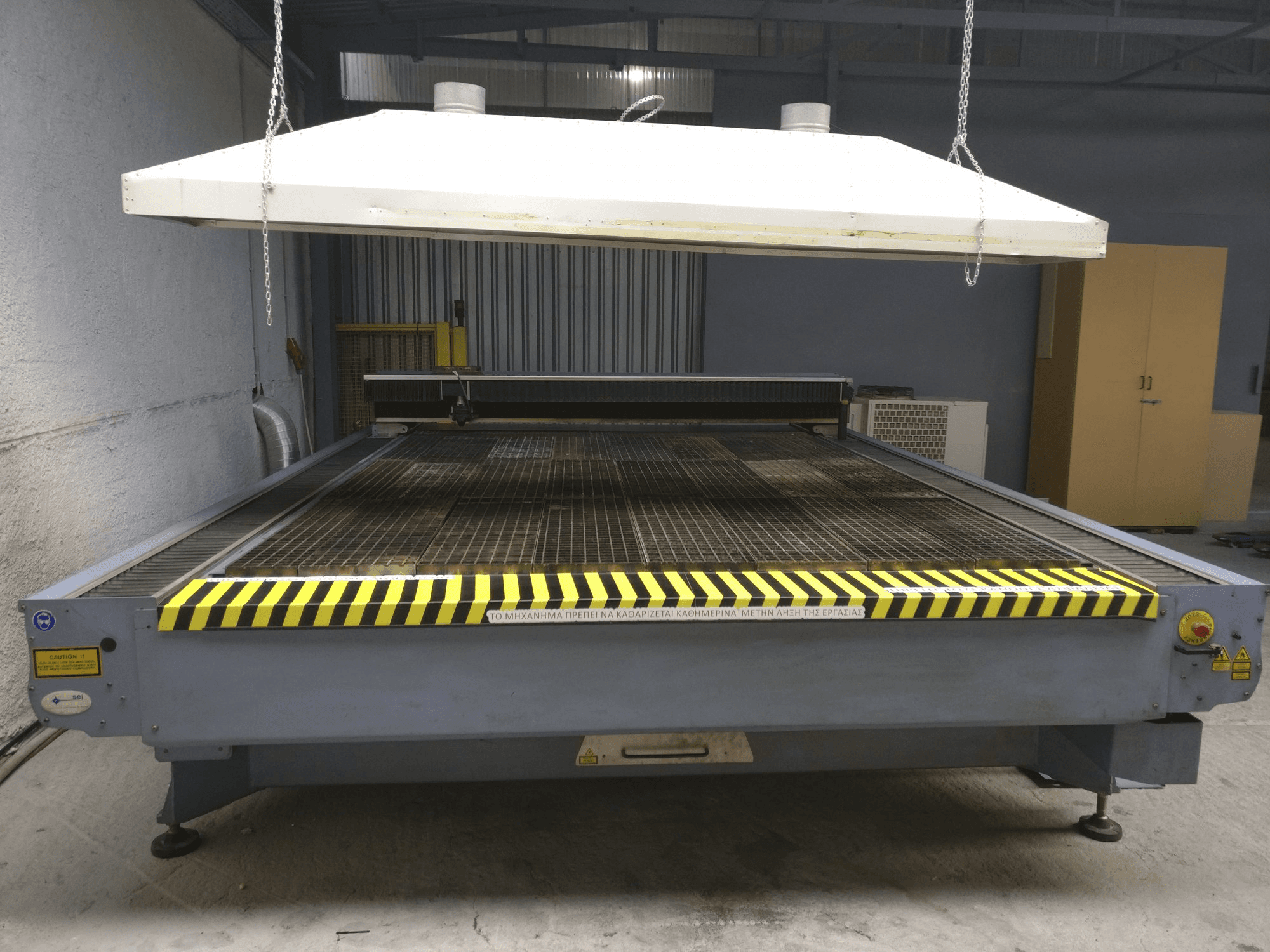 Vista frontal de la máquina SEI Laser MERCURY 603