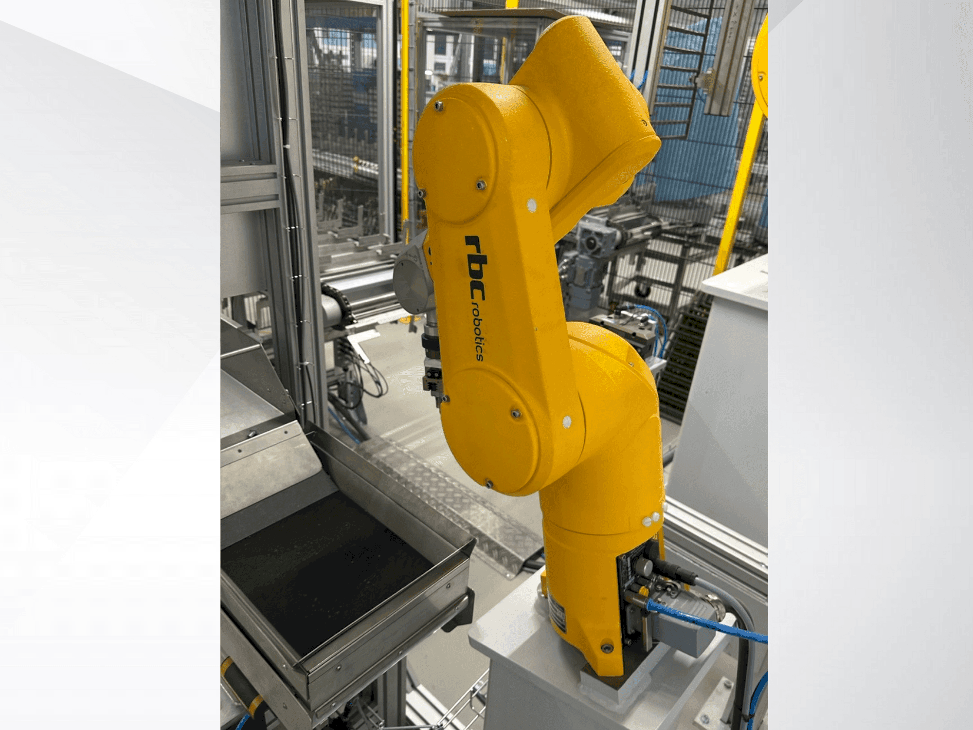 Vista frontal de la máquina STAUBLI TX60