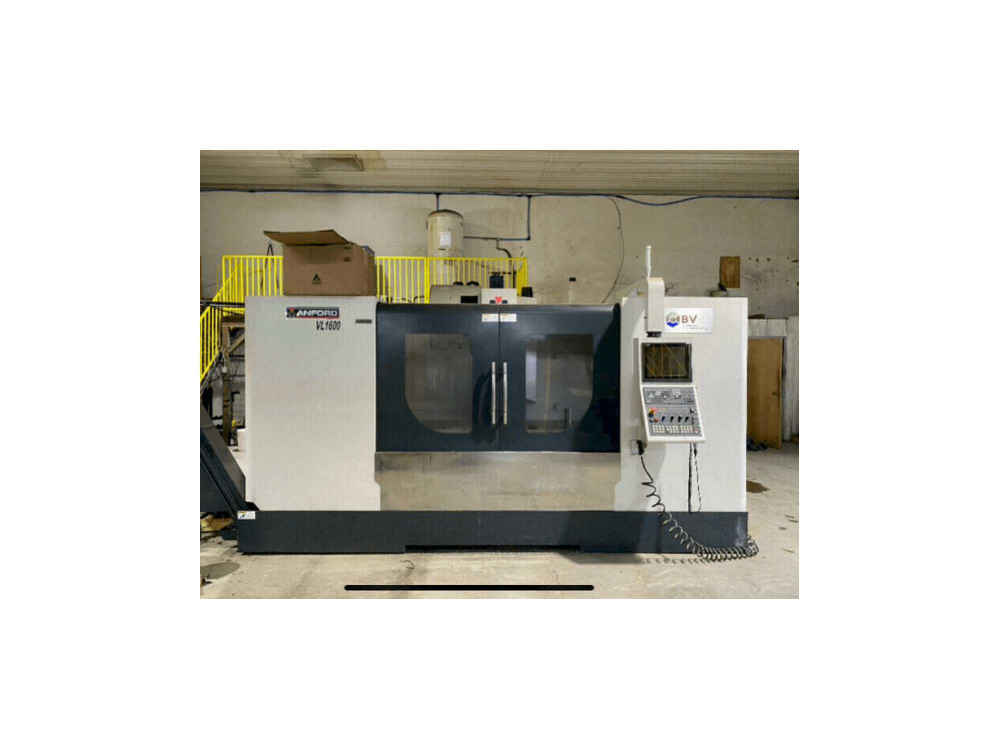 Vista frontal de la máquina Manford VMC VL-1600