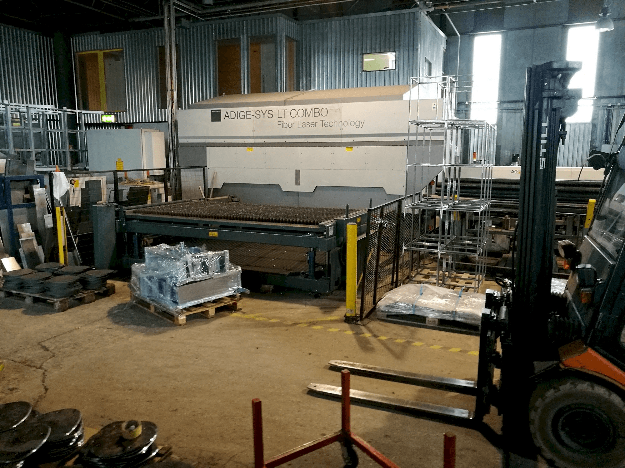 Vista frontal de la máquina BLM ADIGE LT COMBO