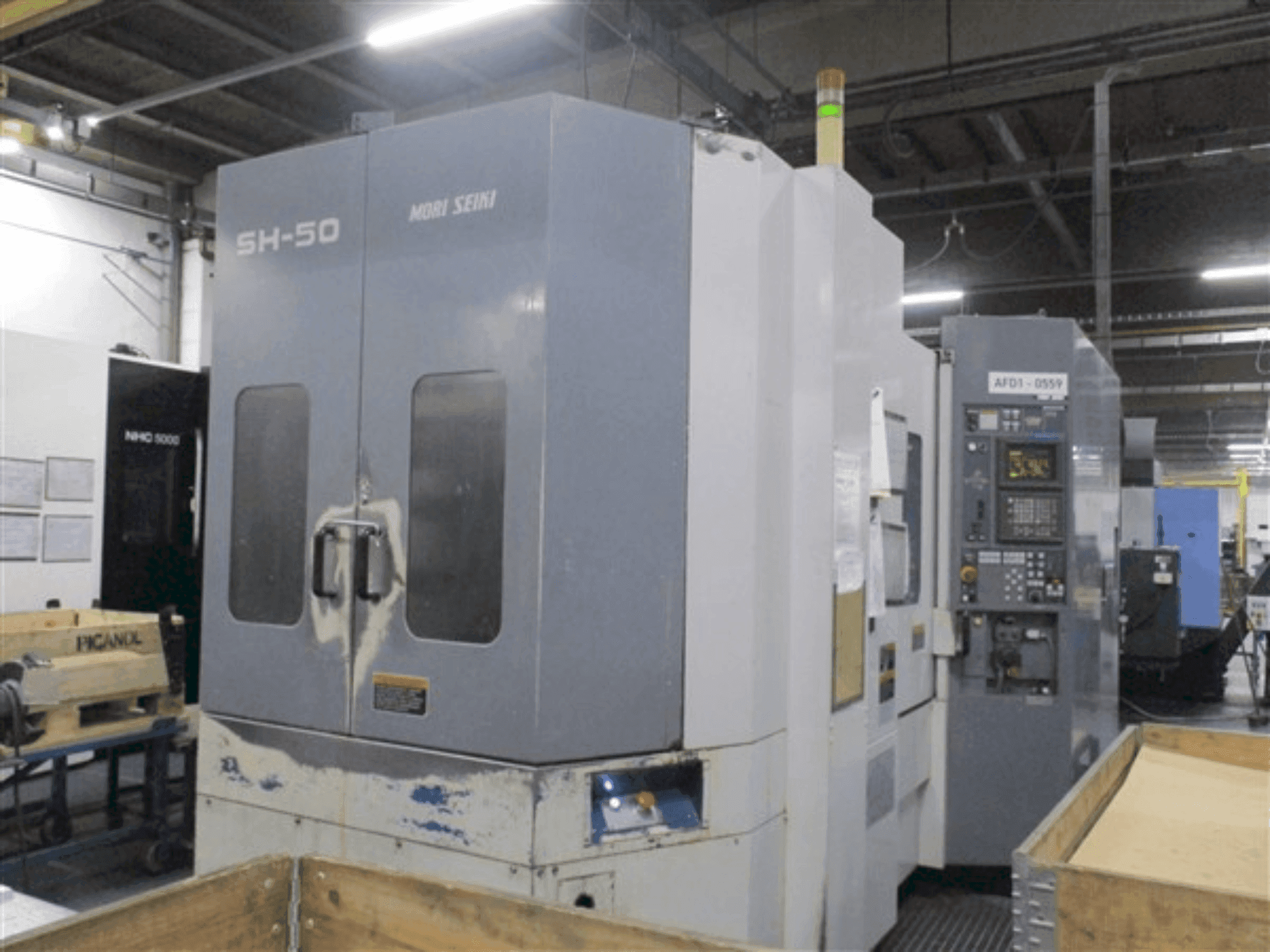 Vista frontal de la máquina MORI SEIKI SH-50