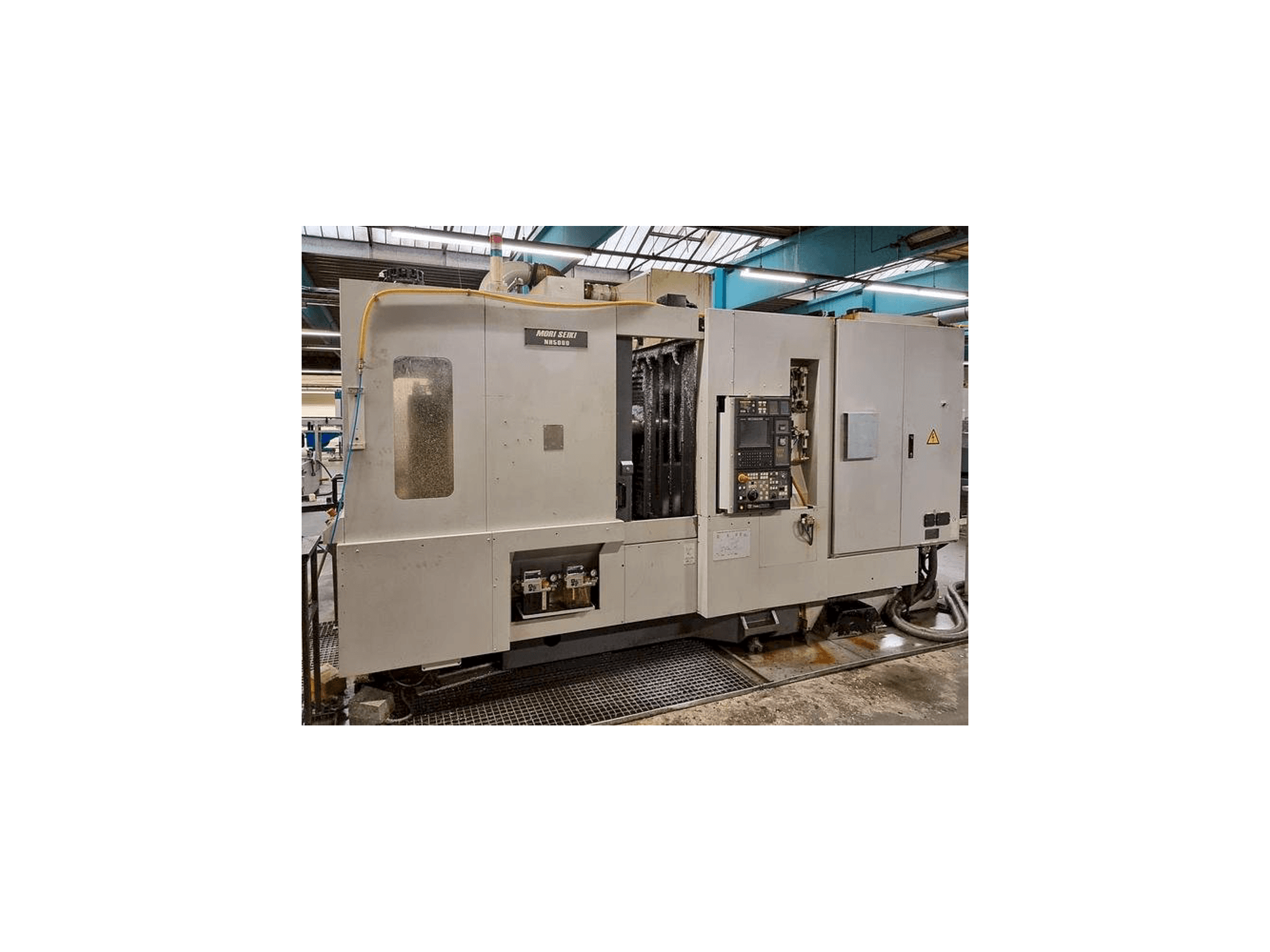 Vista frontal de la máquina MORI SEIKI NH-5000