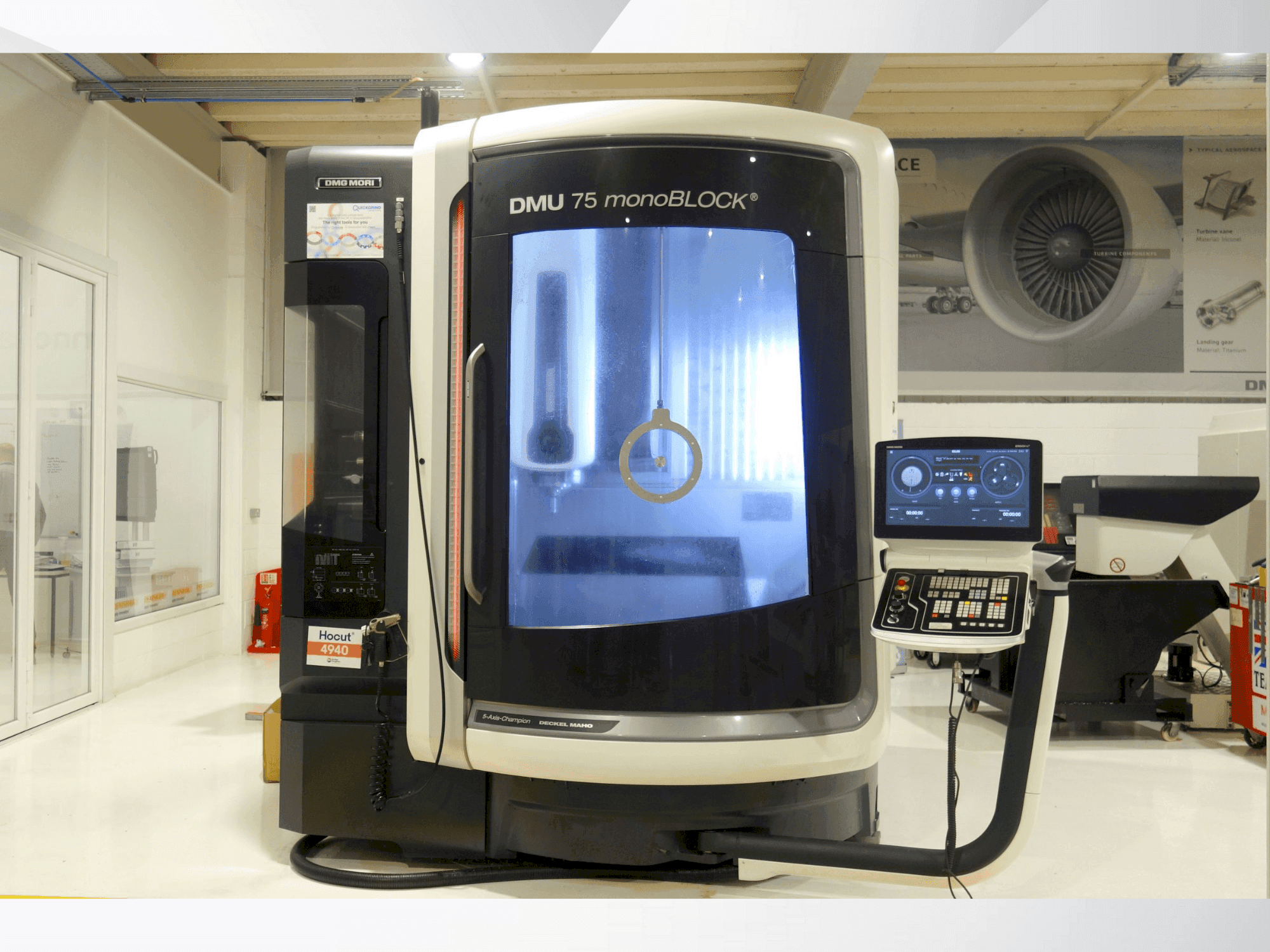 Vista frontal de la máquina DMG MORI DMU 75 Monoblock