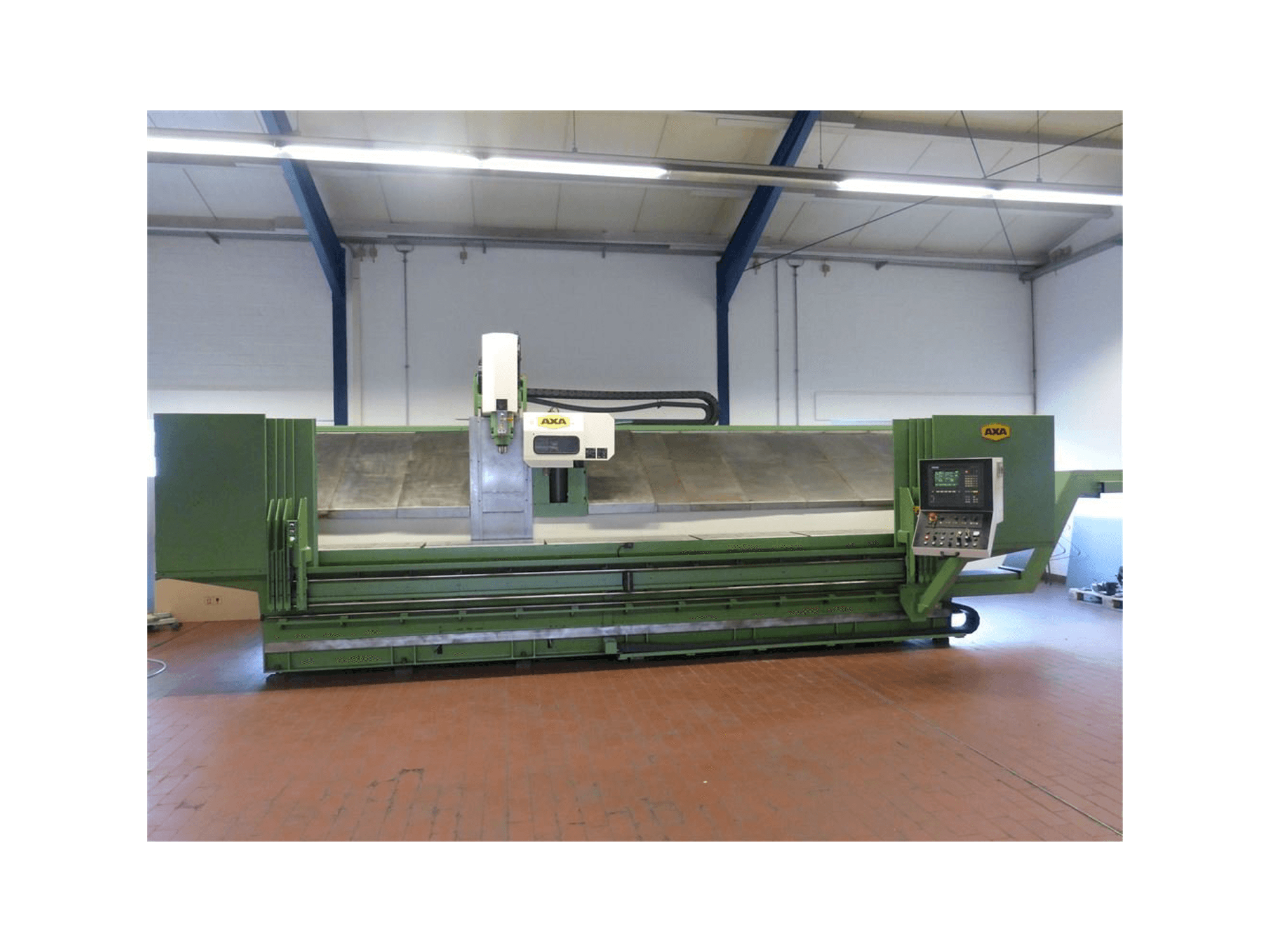 Vista frontal de la máquina AXA VSC 1-5000M/E