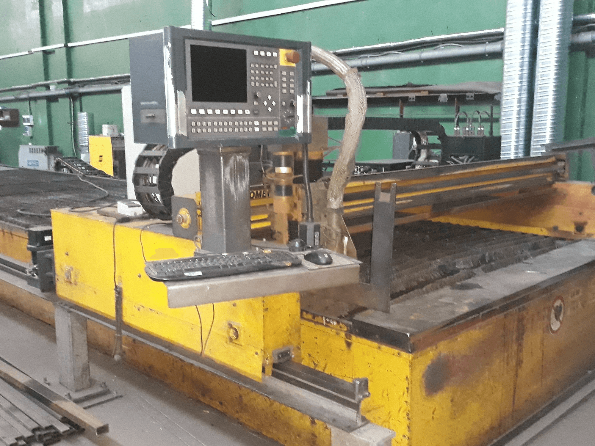 Vista frontal de la máquina ESAB CXD-P 3000