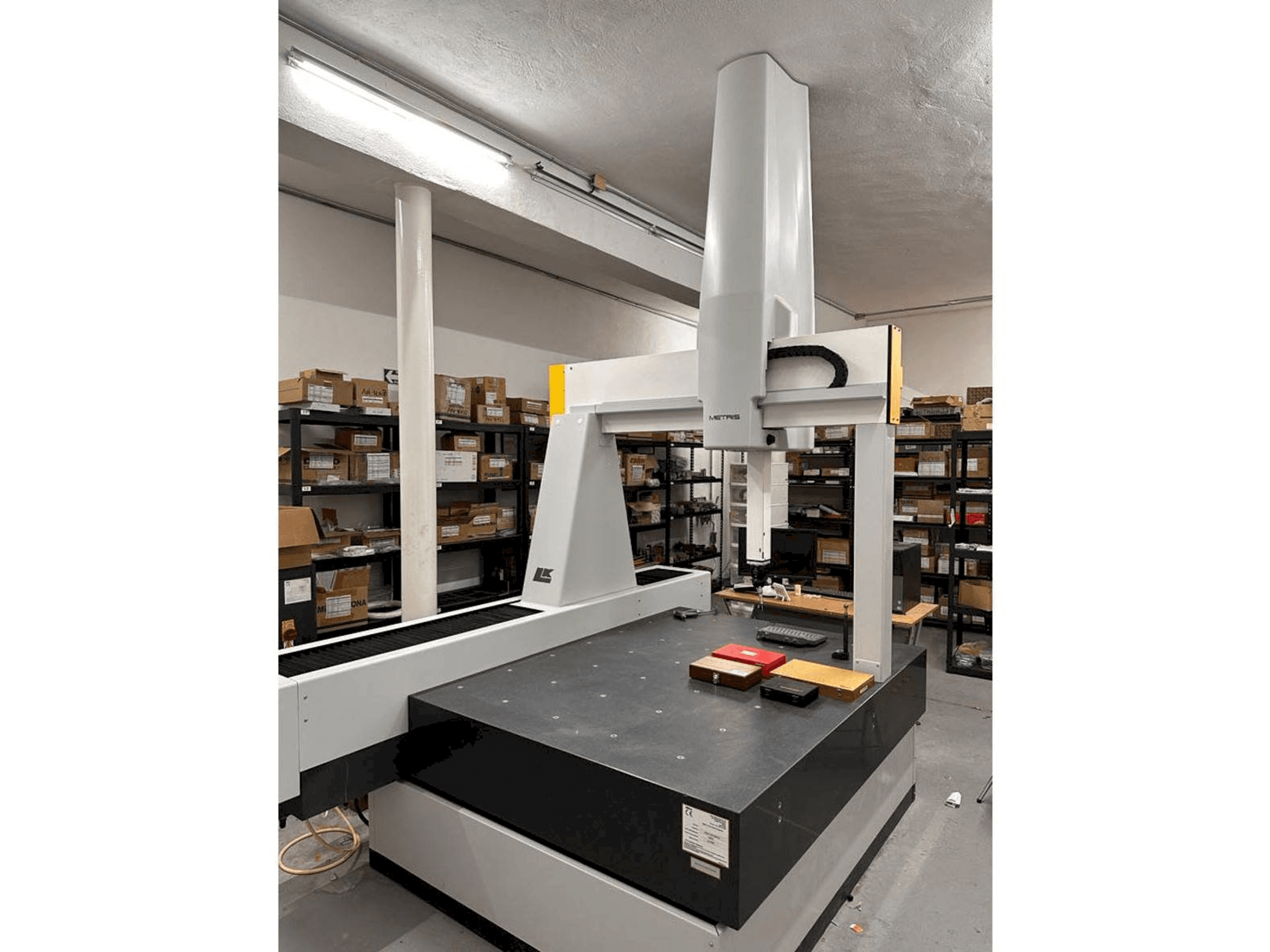 Vista frontal de la máquina NIKON LK V 15.10.8