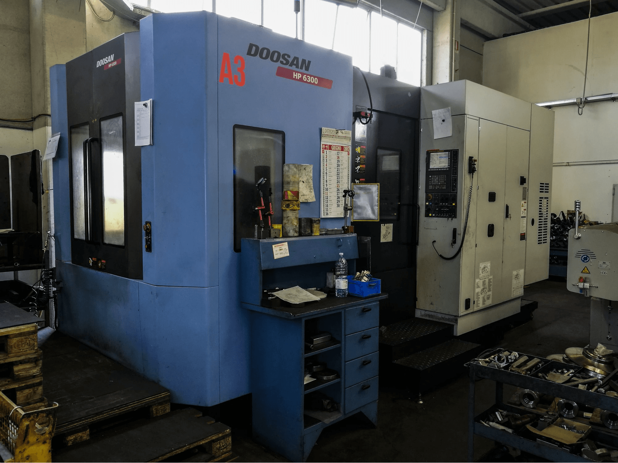 Vista izquierda de la máquina Doosan HP 6300