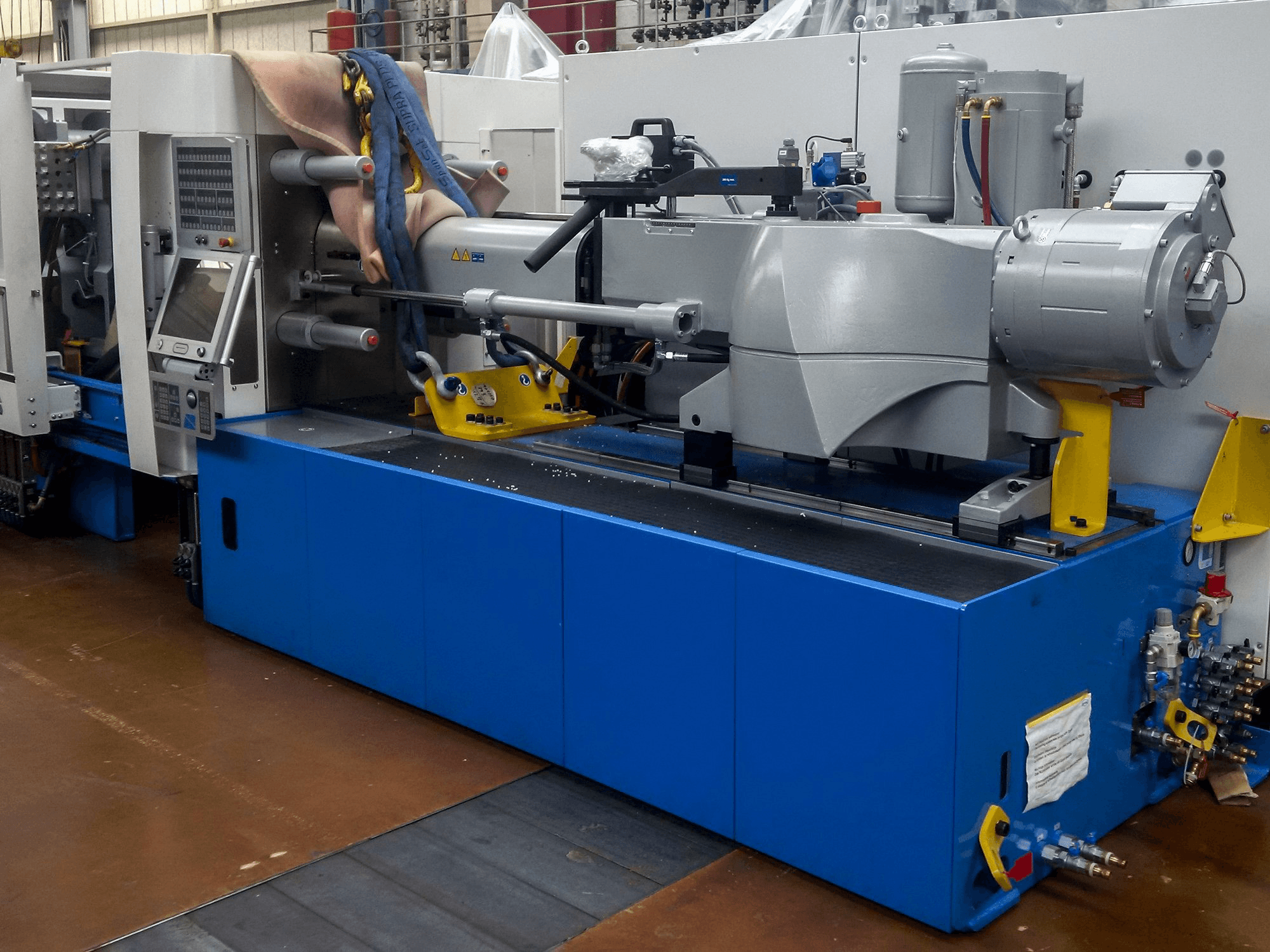 Vista izquierda de la máquina Netstal ELION 1200-510