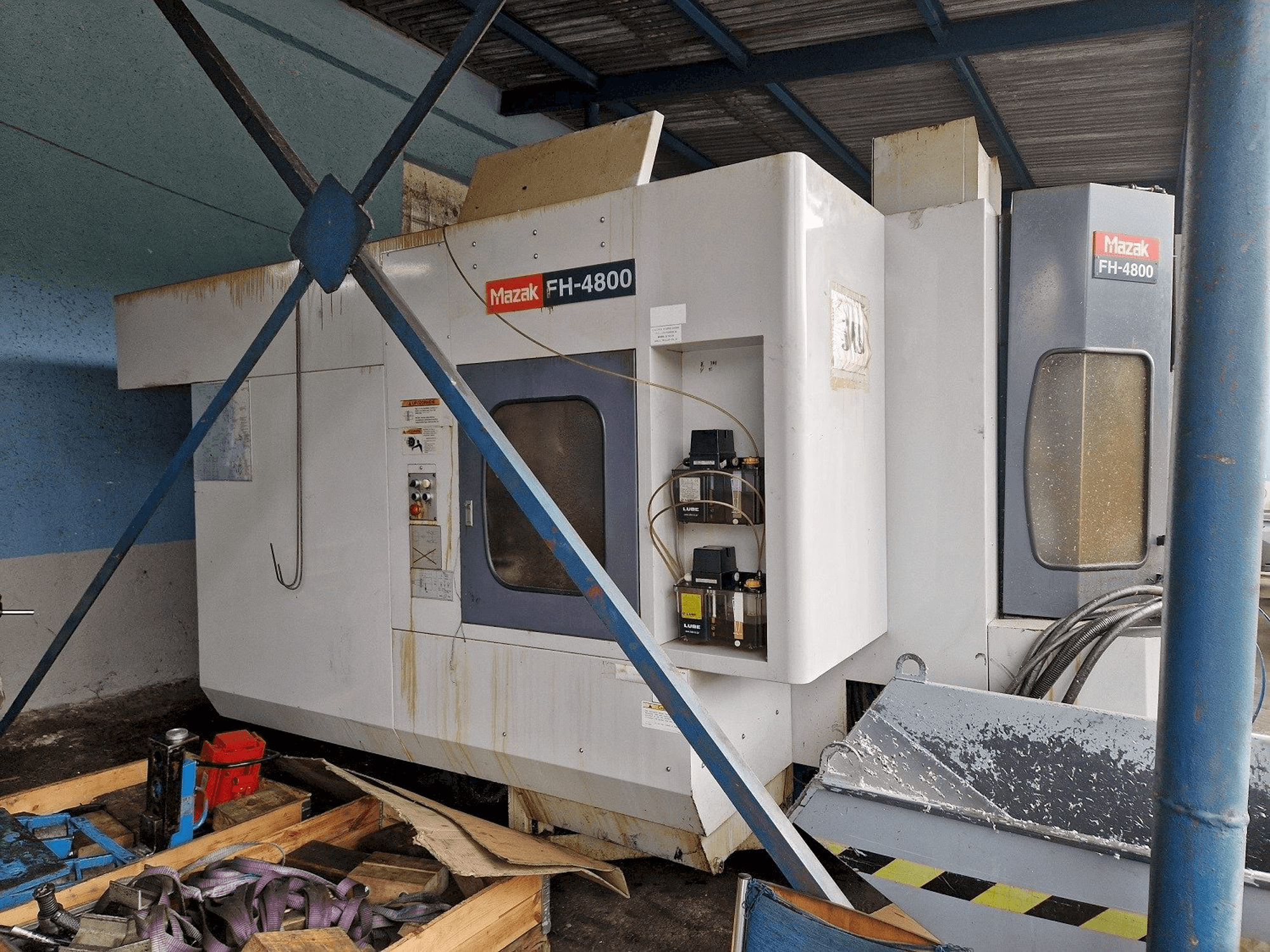 Vista frontal de la máquina Mazak