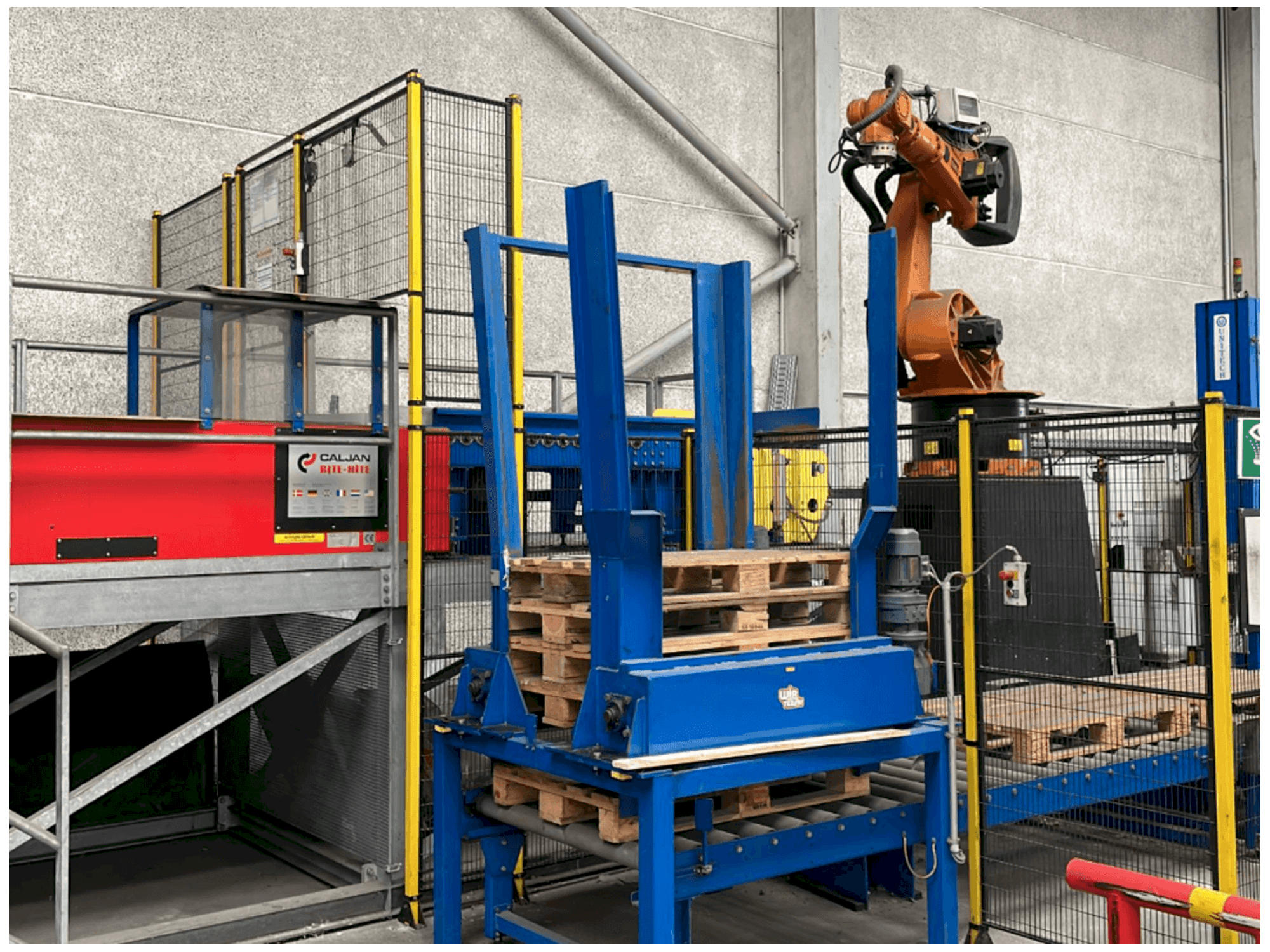 Vista frontal de la máquina KUKA 600260060