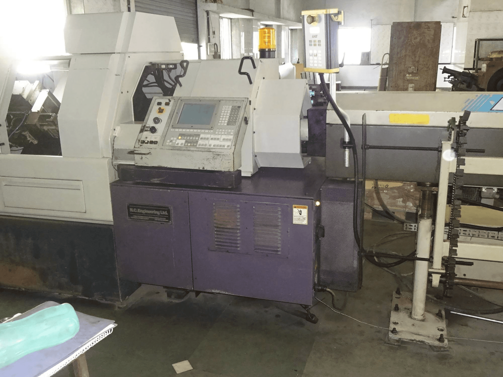 Vista frontal de la máquina Citizen L-25