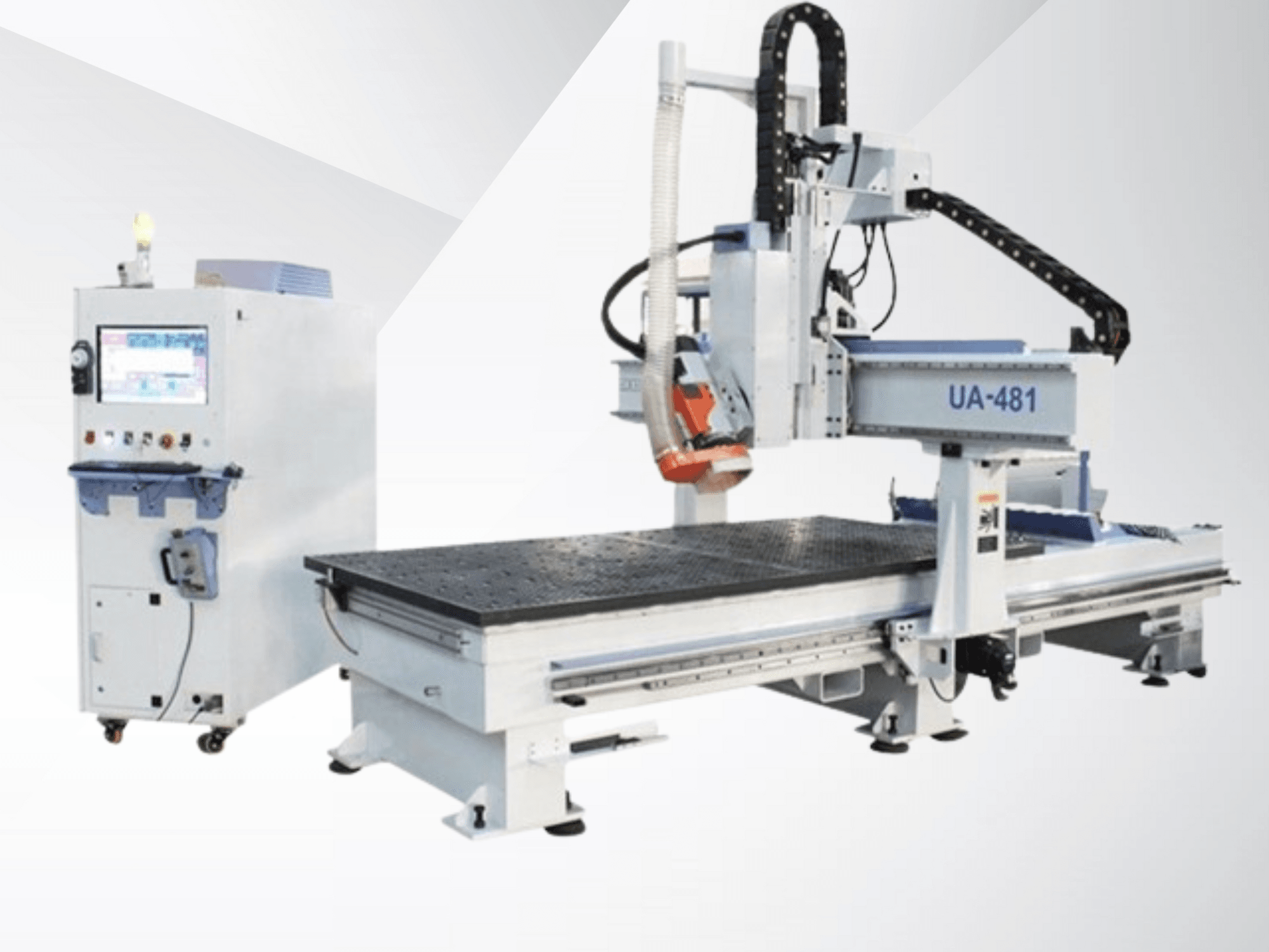 Máquina CNC UA-481 y panel de control, vista lateral, destacando una gran mesa de trabajo y el cabezal de corte de precisión.