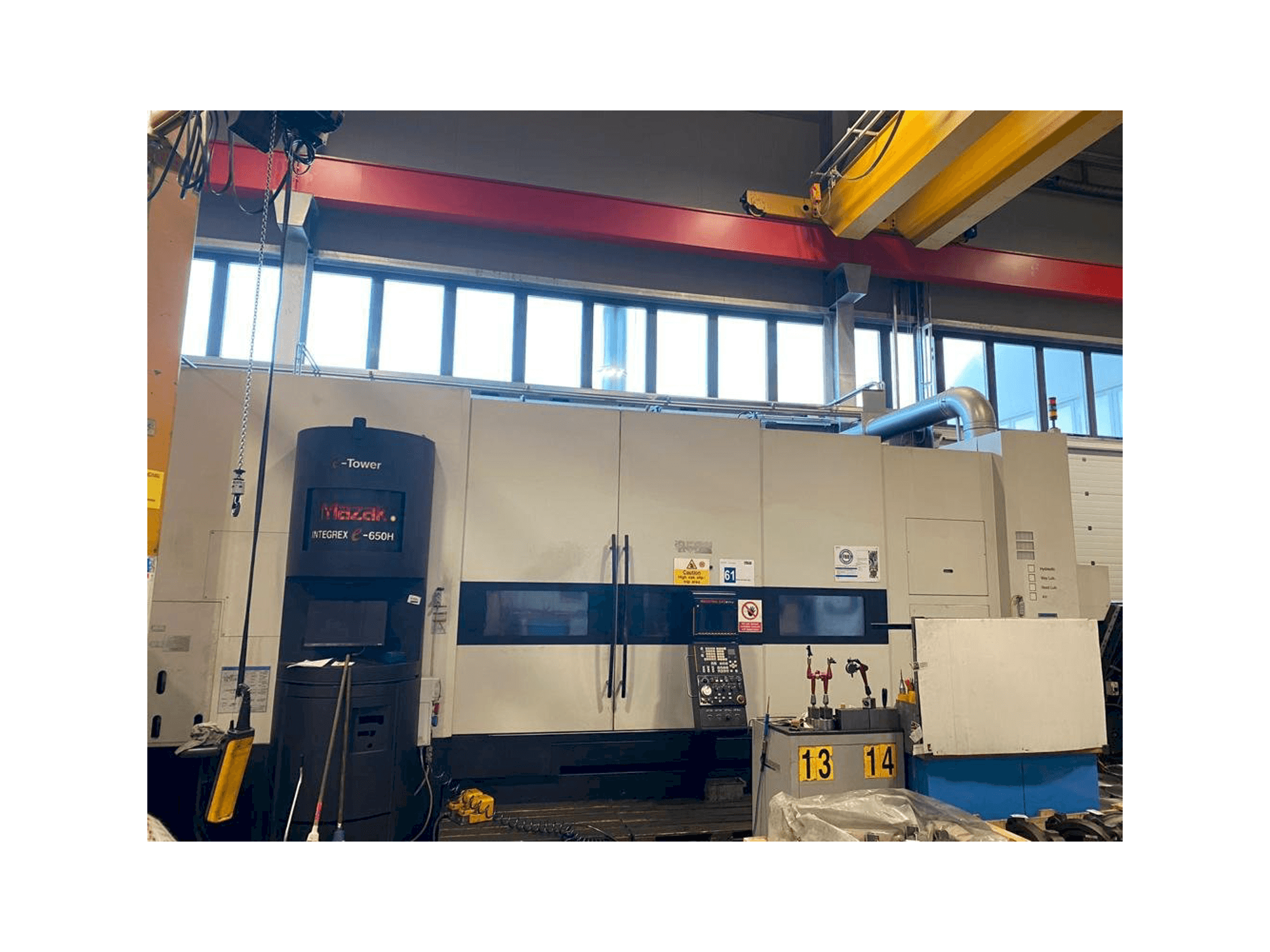 Vista frontal de la máquina Mazak Integrex E650H x 3000mm